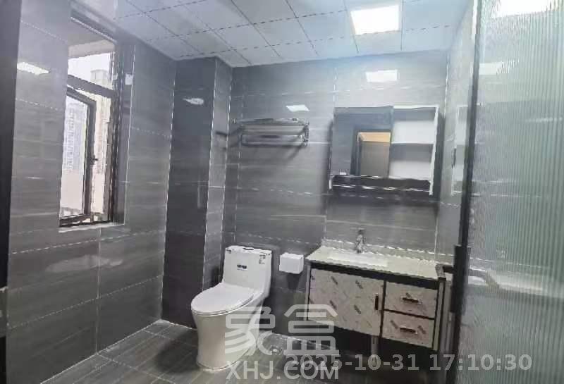 盛地东方芯府 4室2厅2卫 2600.0元/月 盛地东方芯府 4室2厅2卫 2600.0元/月室内图