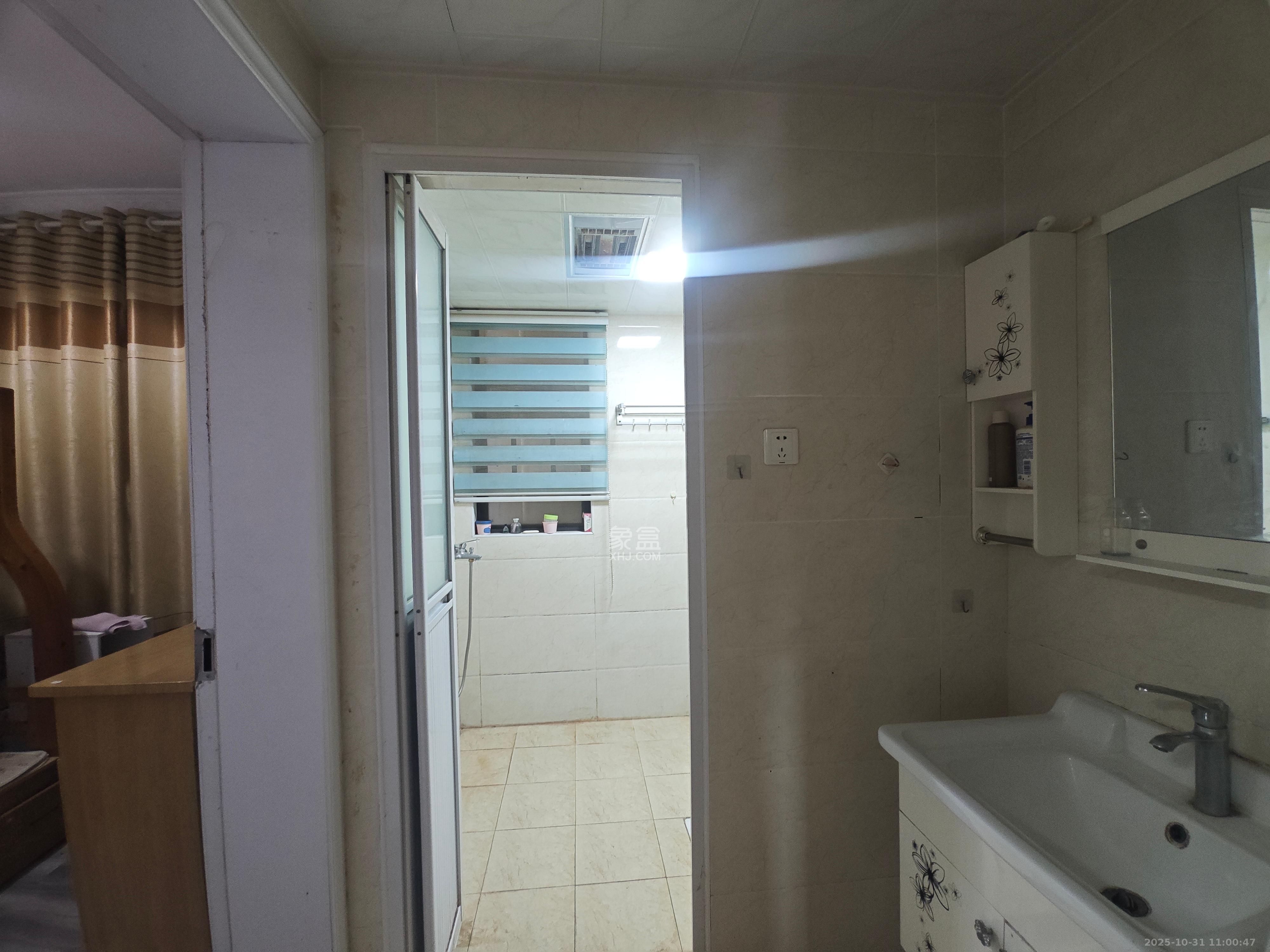 卓越浅水湾 3室2厅1卫 2400.0元/月 卓越浅水湾 3室2厅1卫 2400.0元/月室内图