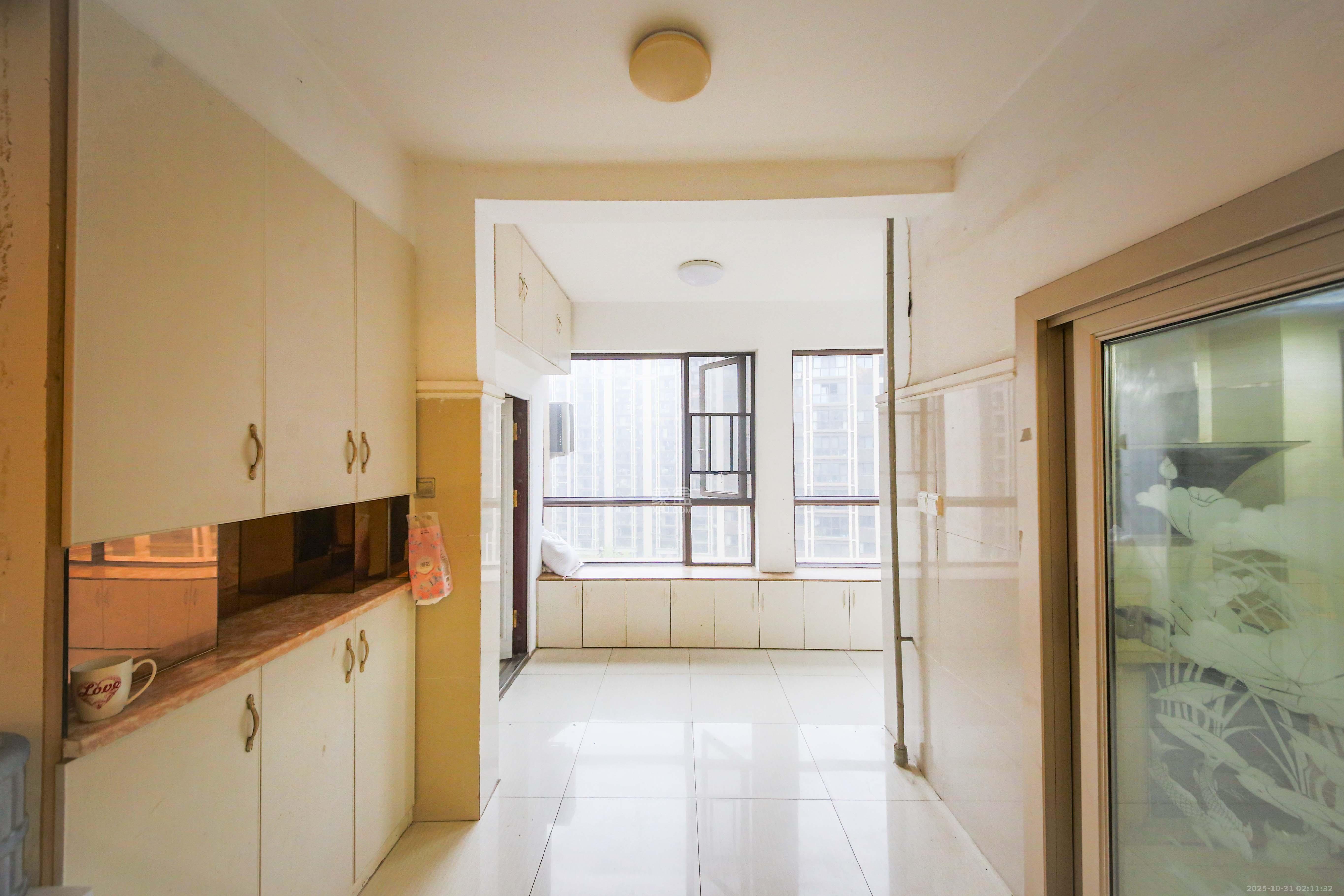 奥林匹克花园贡院三期 4室2厅2卫 118.0万 奥林匹克花园贡院三期 4室2厅2卫 118.0万客厅