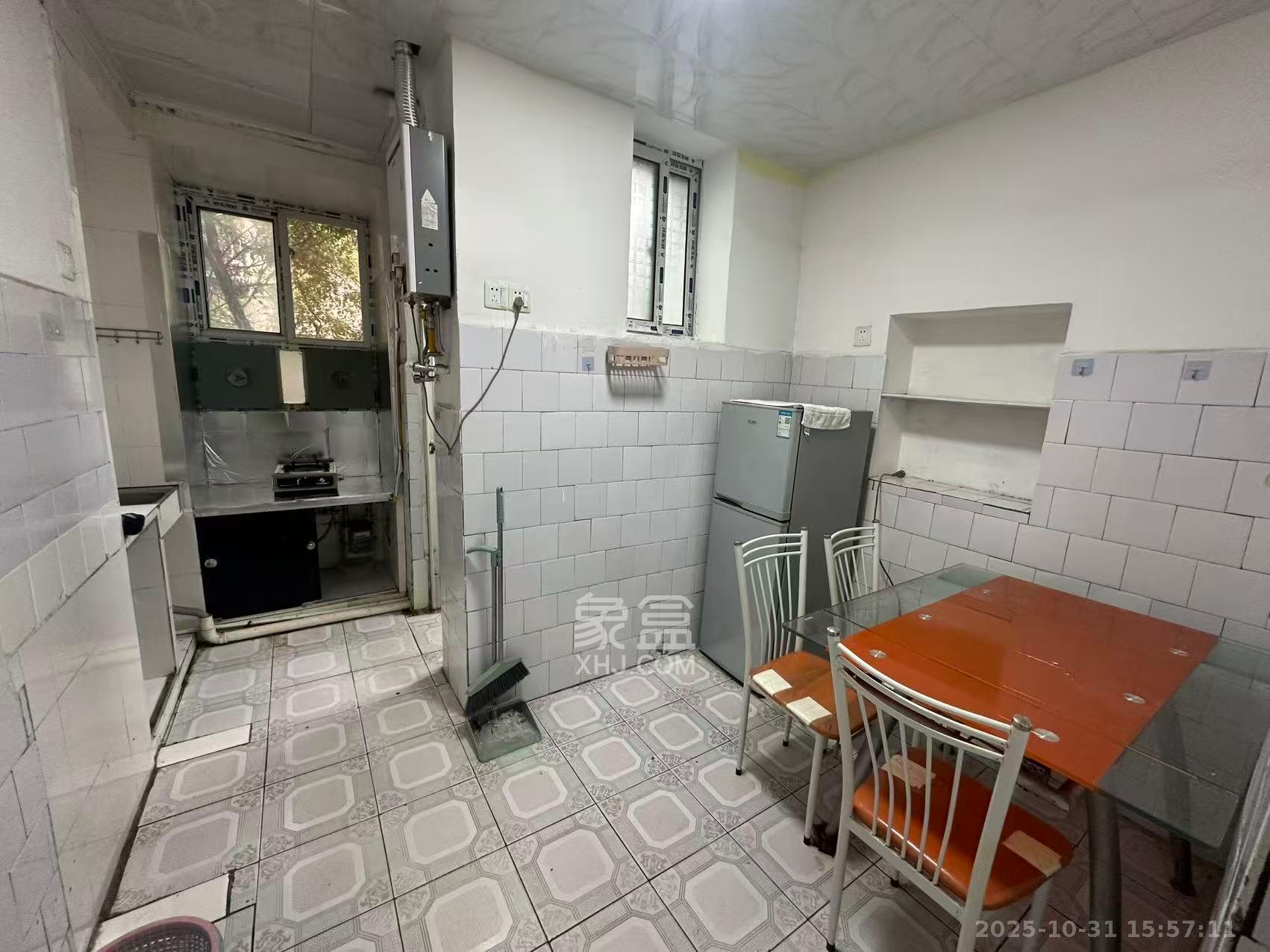 桂花二村  2室1厅1卫    1400.0元/月室内图