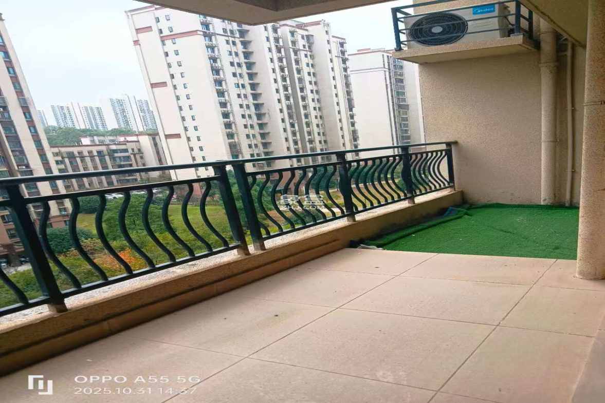 碧桂园 4室2厅2卫 2600.0元/月 碧桂园 4室2厅2卫 2600.0元/月室内图