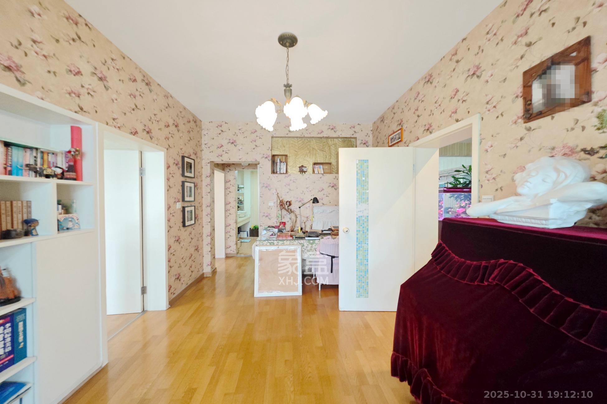 书香名邸  4室2厅2卫    168.0万 书香名邸  4室2厅2卫    168.0万卧室