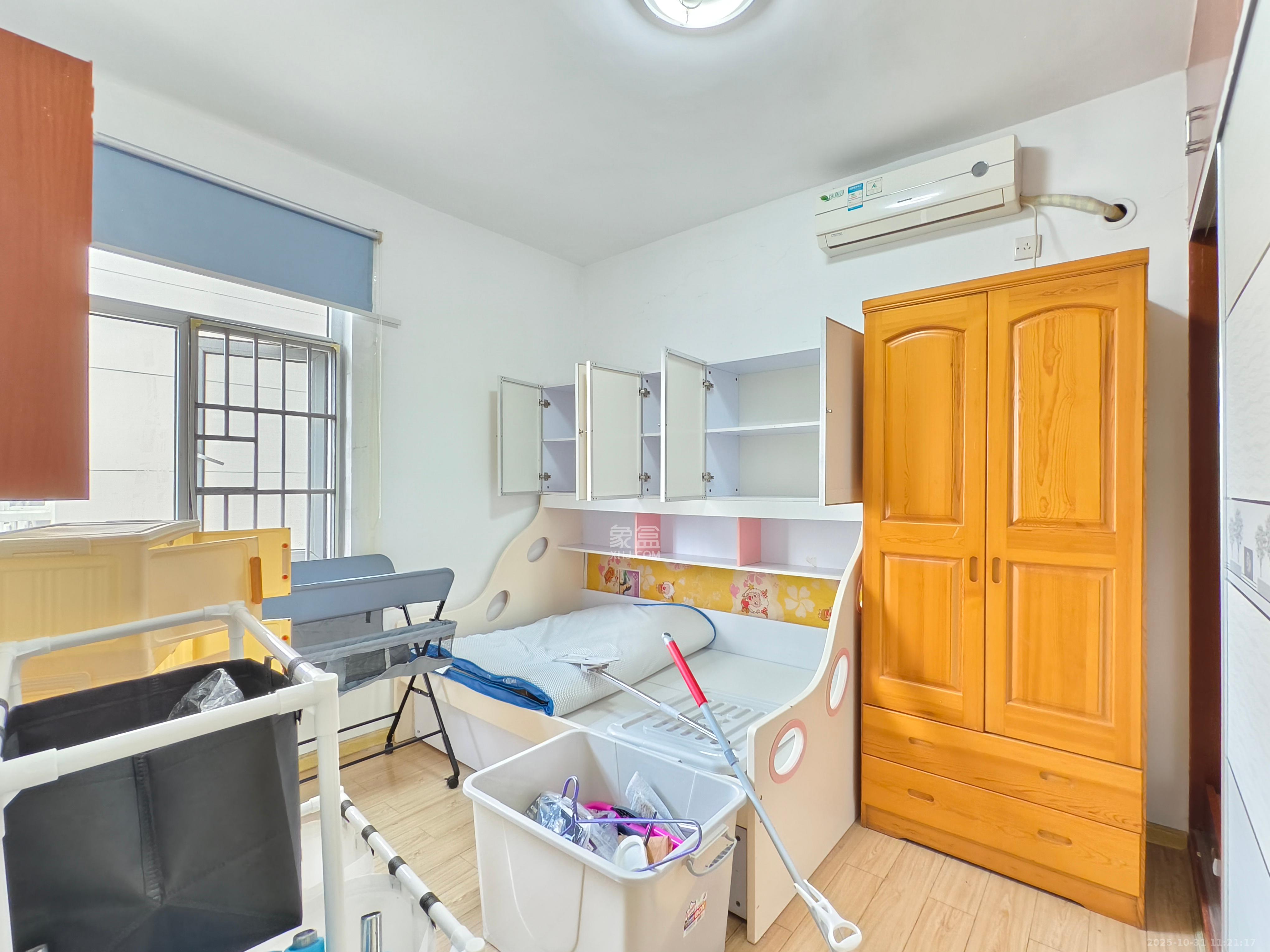 风华四季园  2室2厅1卫    2500.0元/月 风华四季园  2室2厅1卫    2500.0元/月室内图