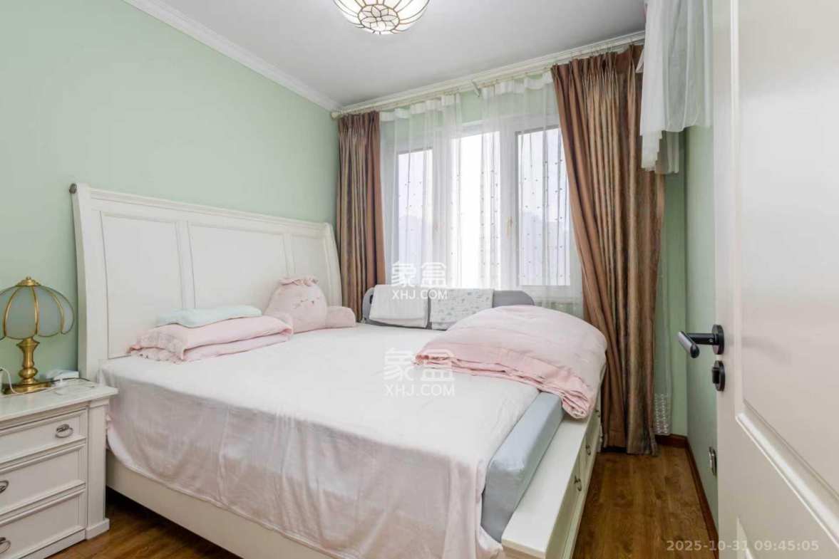 芙蓉万国城MOMA(卓越汇富苑)  3室2厅2卫    3200.0元/月 芙蓉万国城MOMA(卓越汇富苑)  3室2厅2卫    3200.0元/月室内图