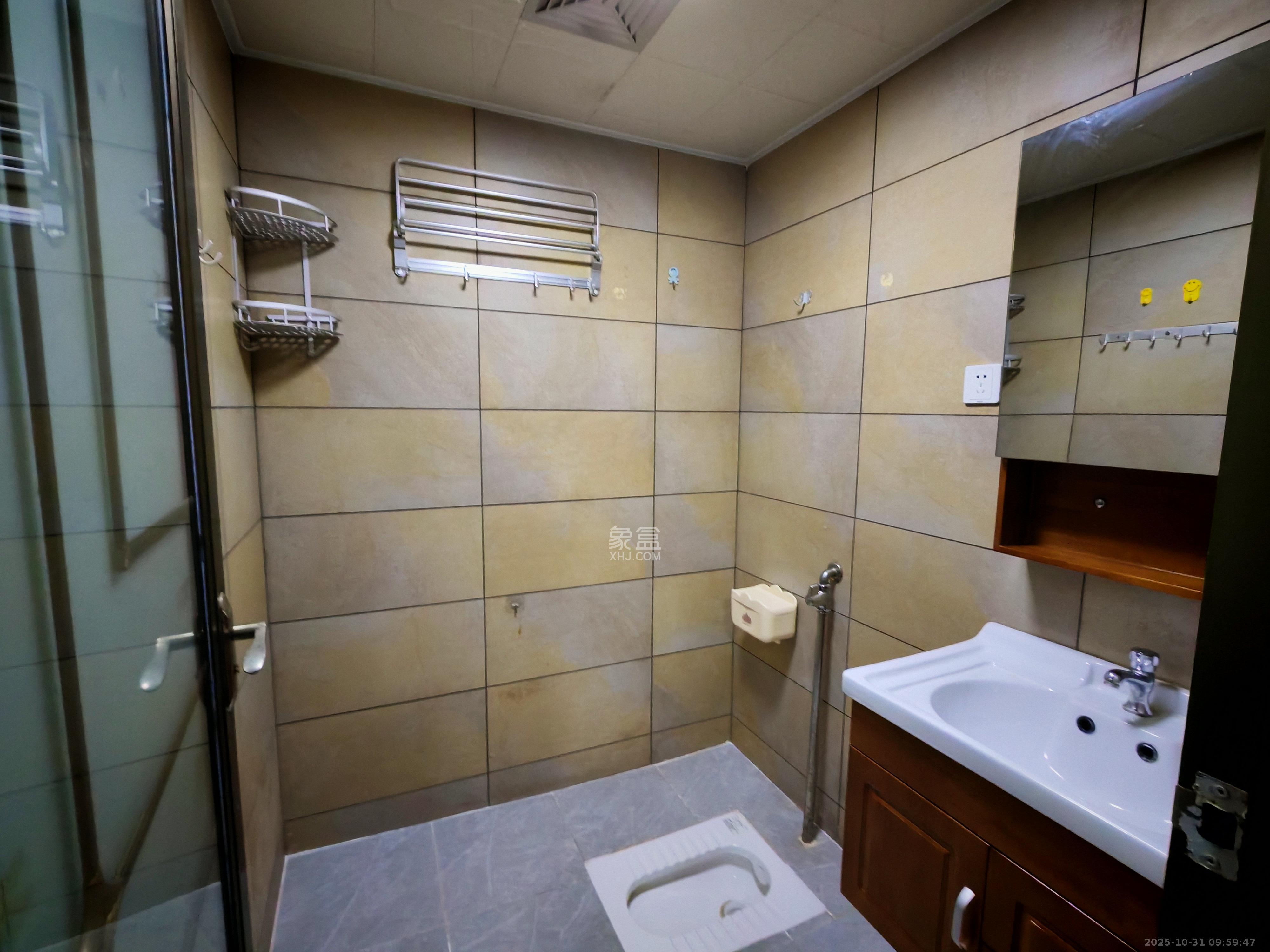 兴威帕克水岸  3室2厅2卫    2100.0元/月室内图