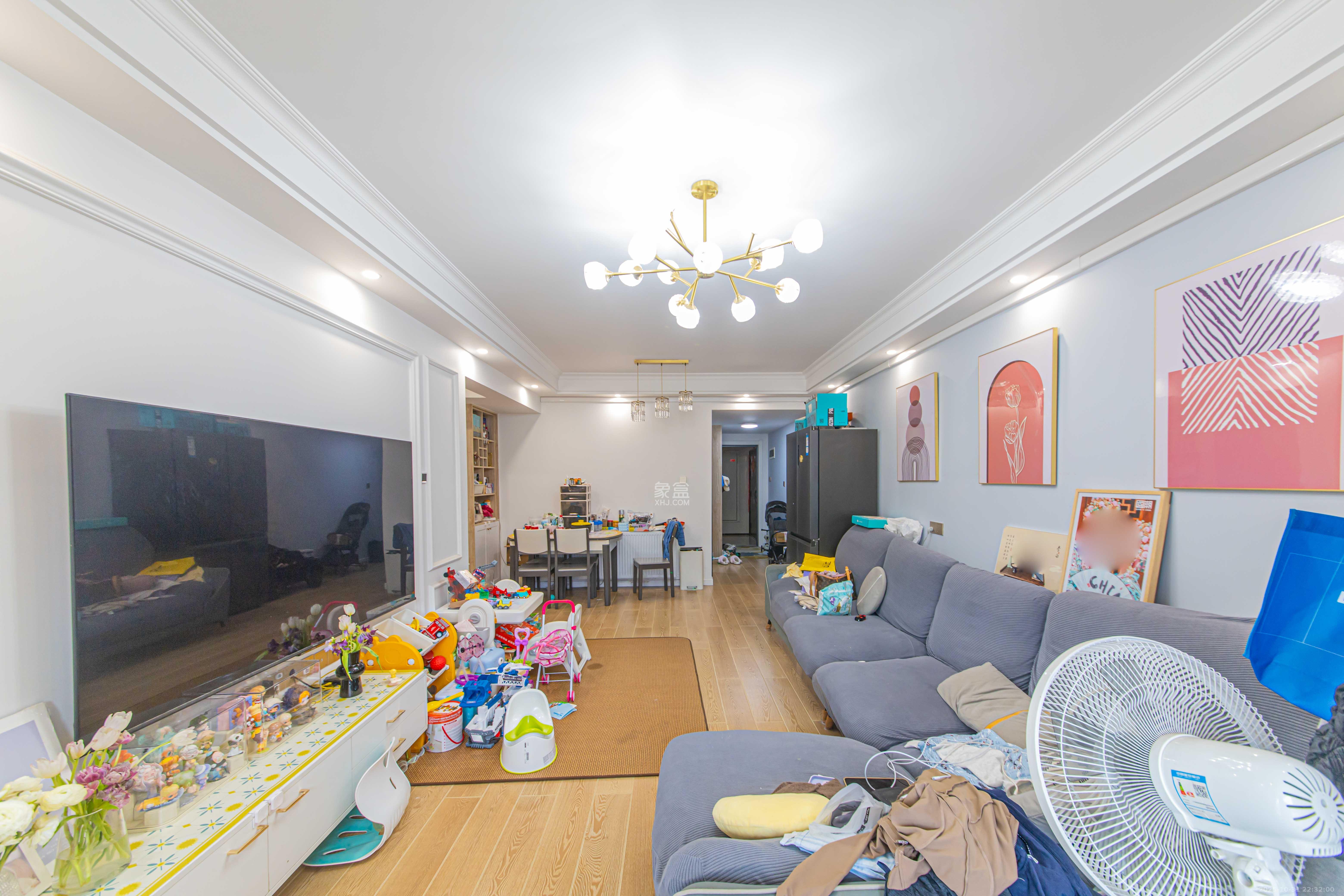 大唐印象二期御府  3室2厅2卫    118.0万客厅