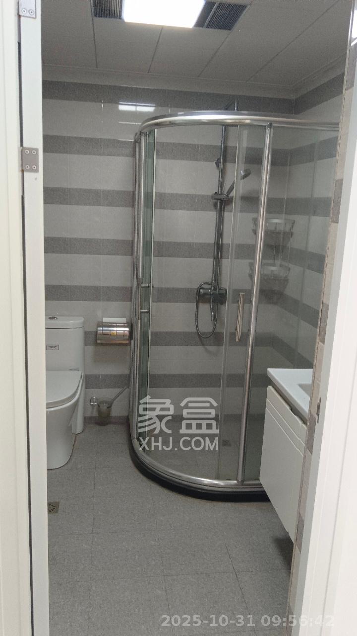 绿地新都会  3室2厅2卫    2300.0元/月 绿地新都会  3室2厅2卫    2300.0元/月室内图