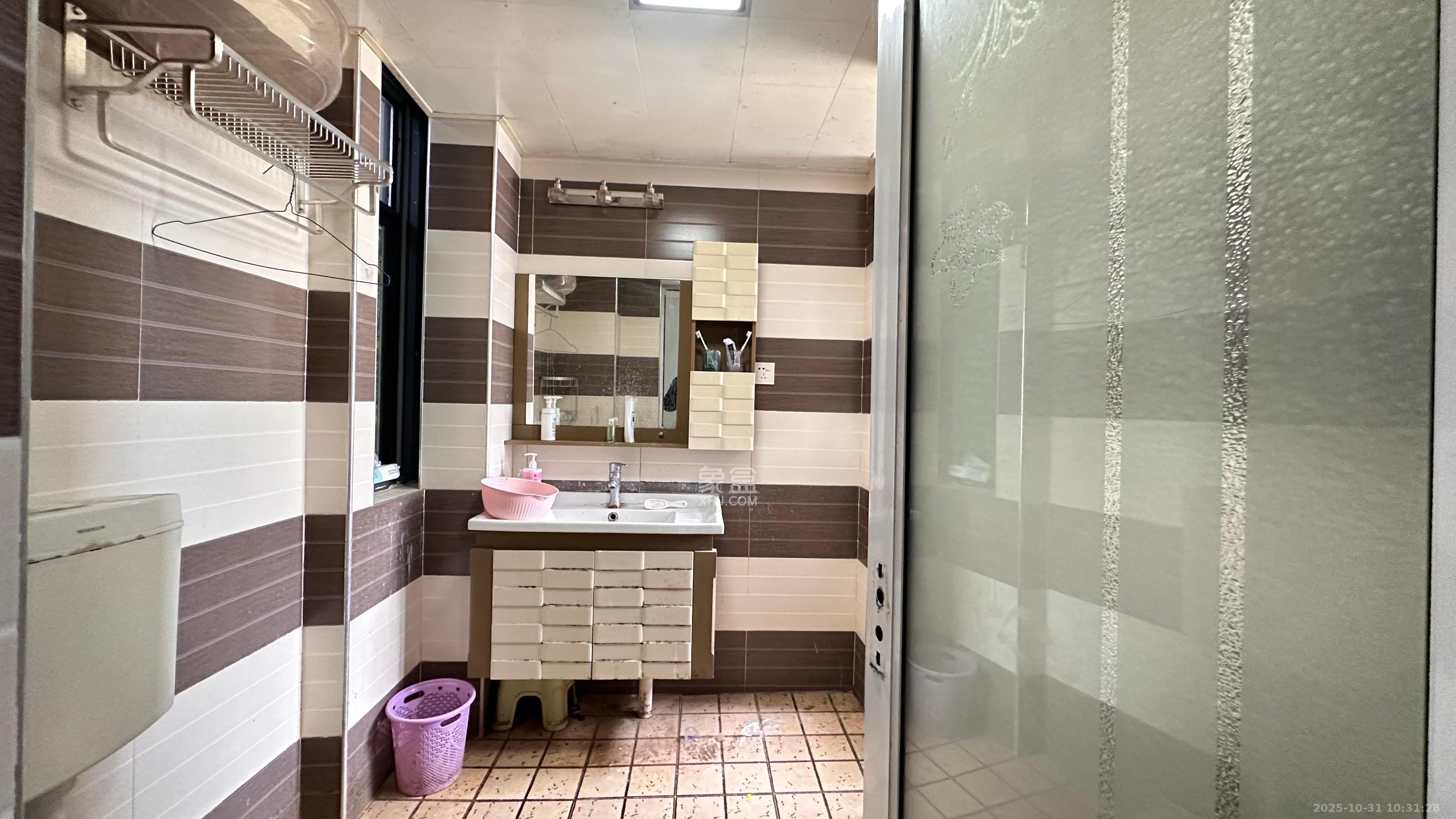 勤诚达新界  2室2厅1卫    1600.0元/月 勤诚达新界  2室2厅1卫    1600.0元/月室内图