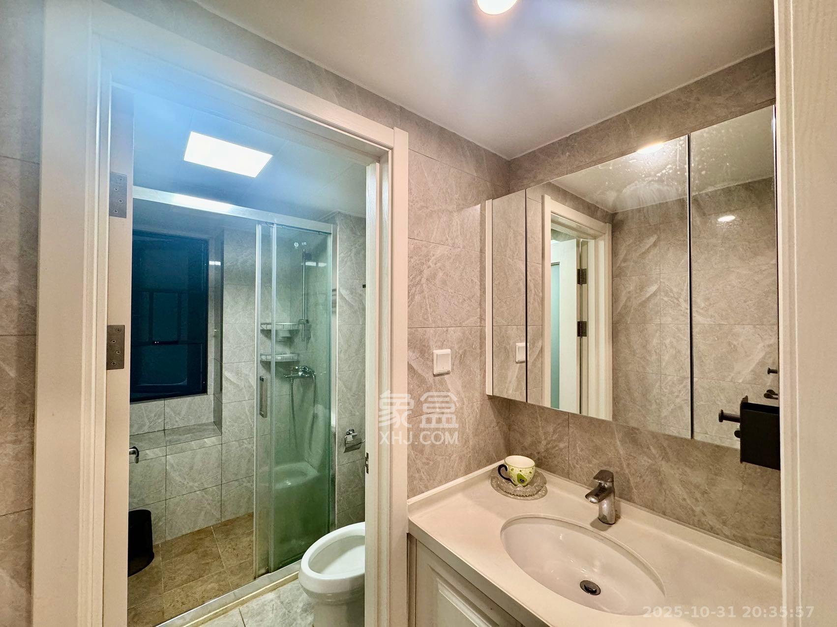 中海珑悦府  3室2厅1卫    3600.0元/月室内图