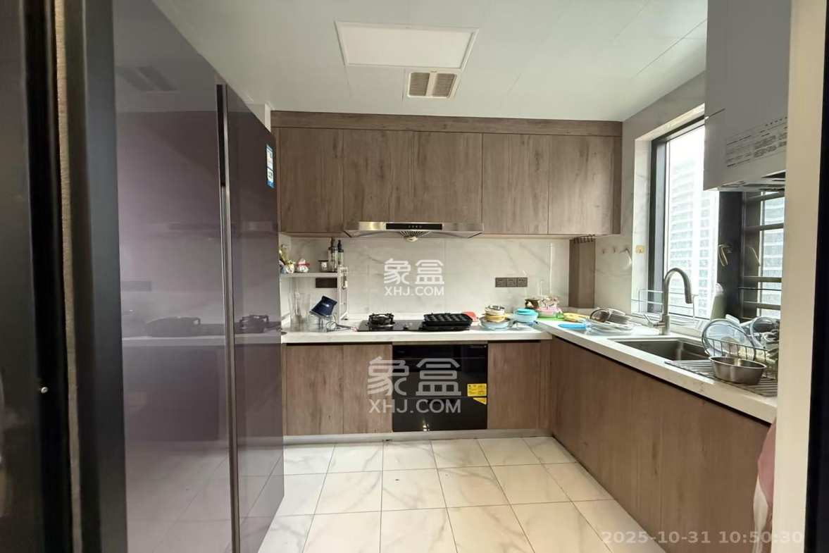 新华联梦想城 4室2厅2卫 2800.0元/月 新华联梦想城 4室2厅2卫 2800.0元/月室内图