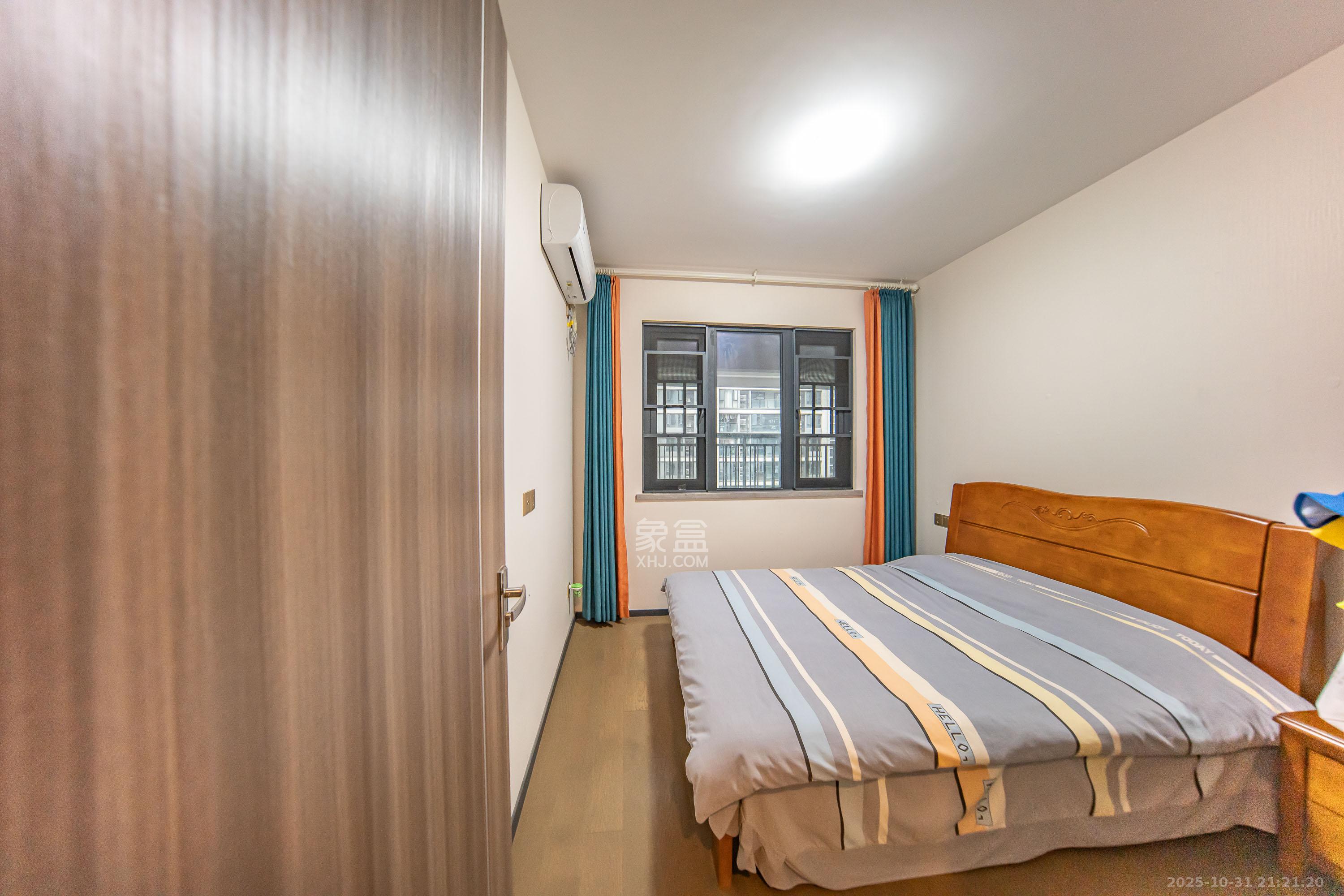 中海阅麓山二期  3室2厅2卫    170.0万卧室