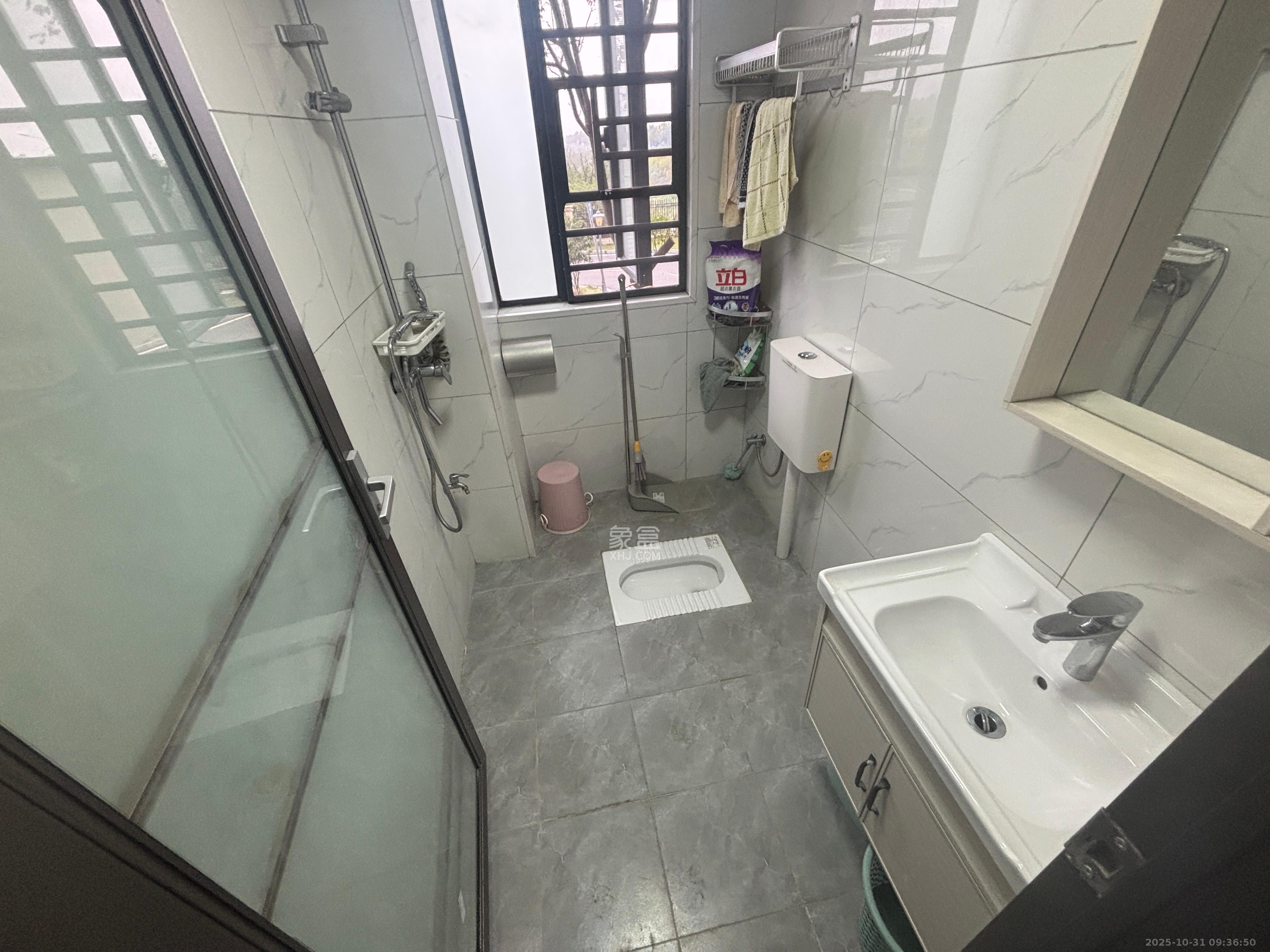 金南家园三期  2室1厅1卫    2100.0元/月 金南家园三期  2室1厅1卫    2100.0元/月室内图