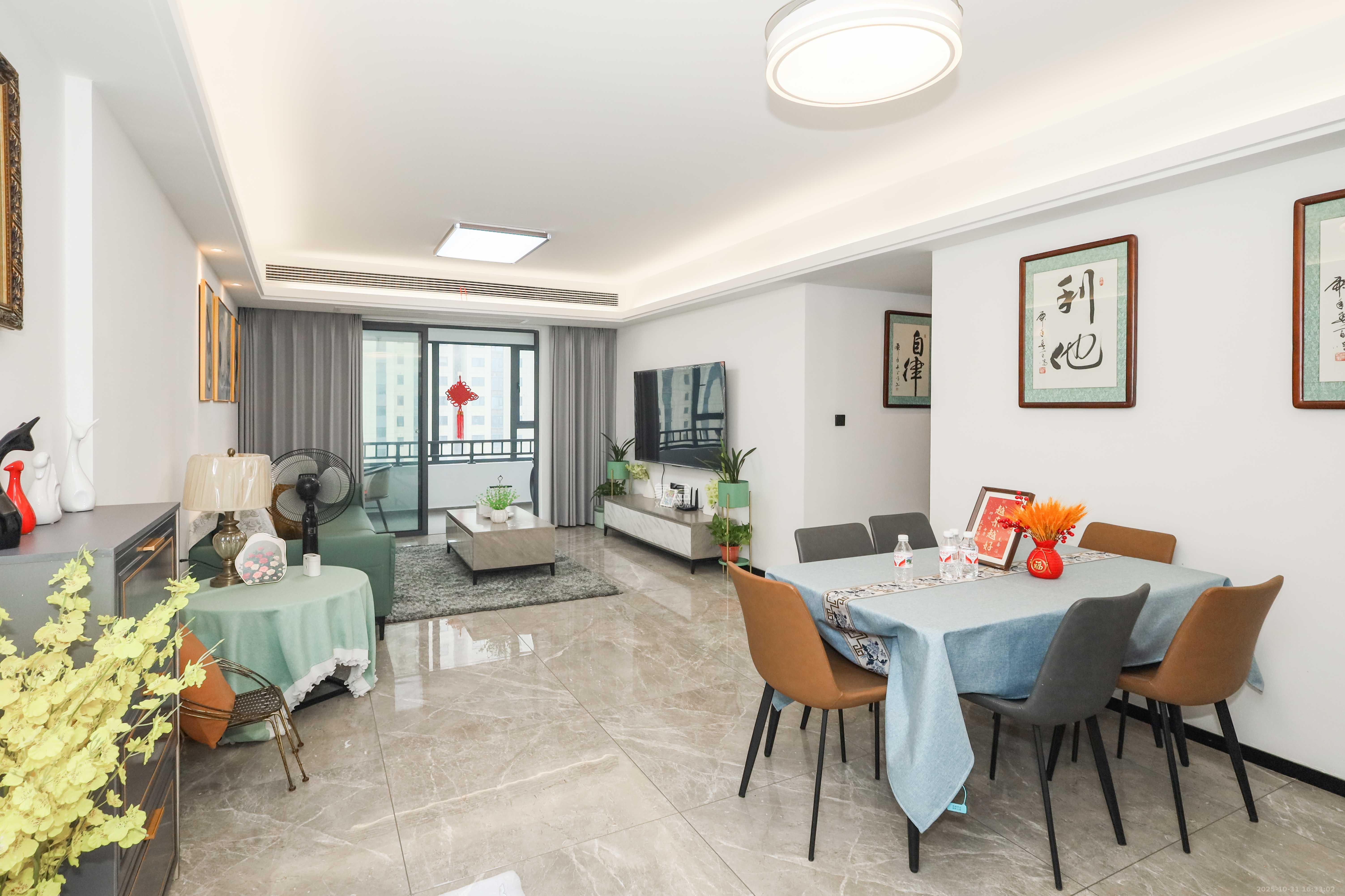 欣利梅溪左岸 3室2厅2卫 125.0万 欣利梅溪左岸 3室2厅2卫 125.0万客厅