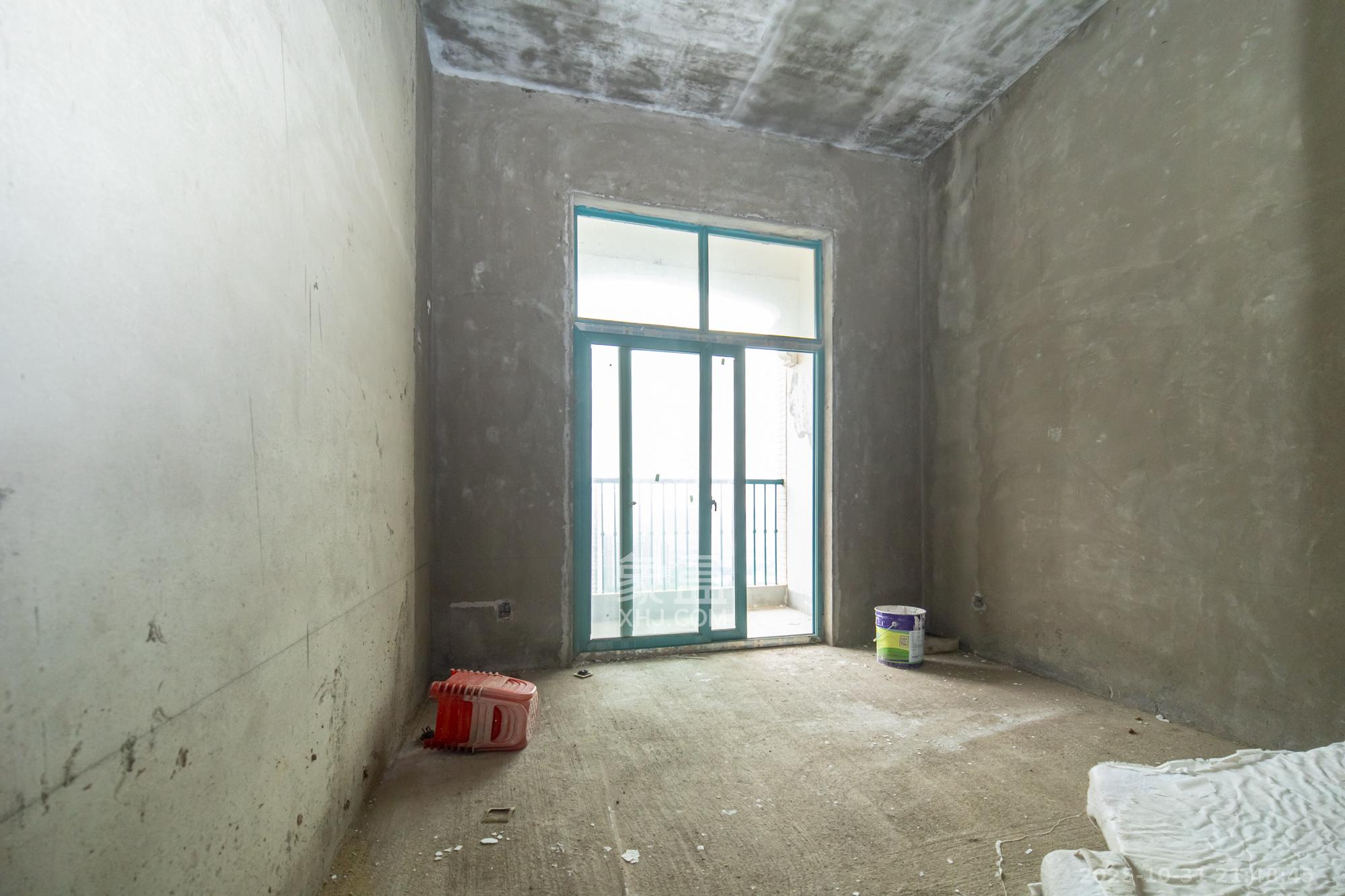 蝴蝶谷  4室2厅2卫    53.0万卧室