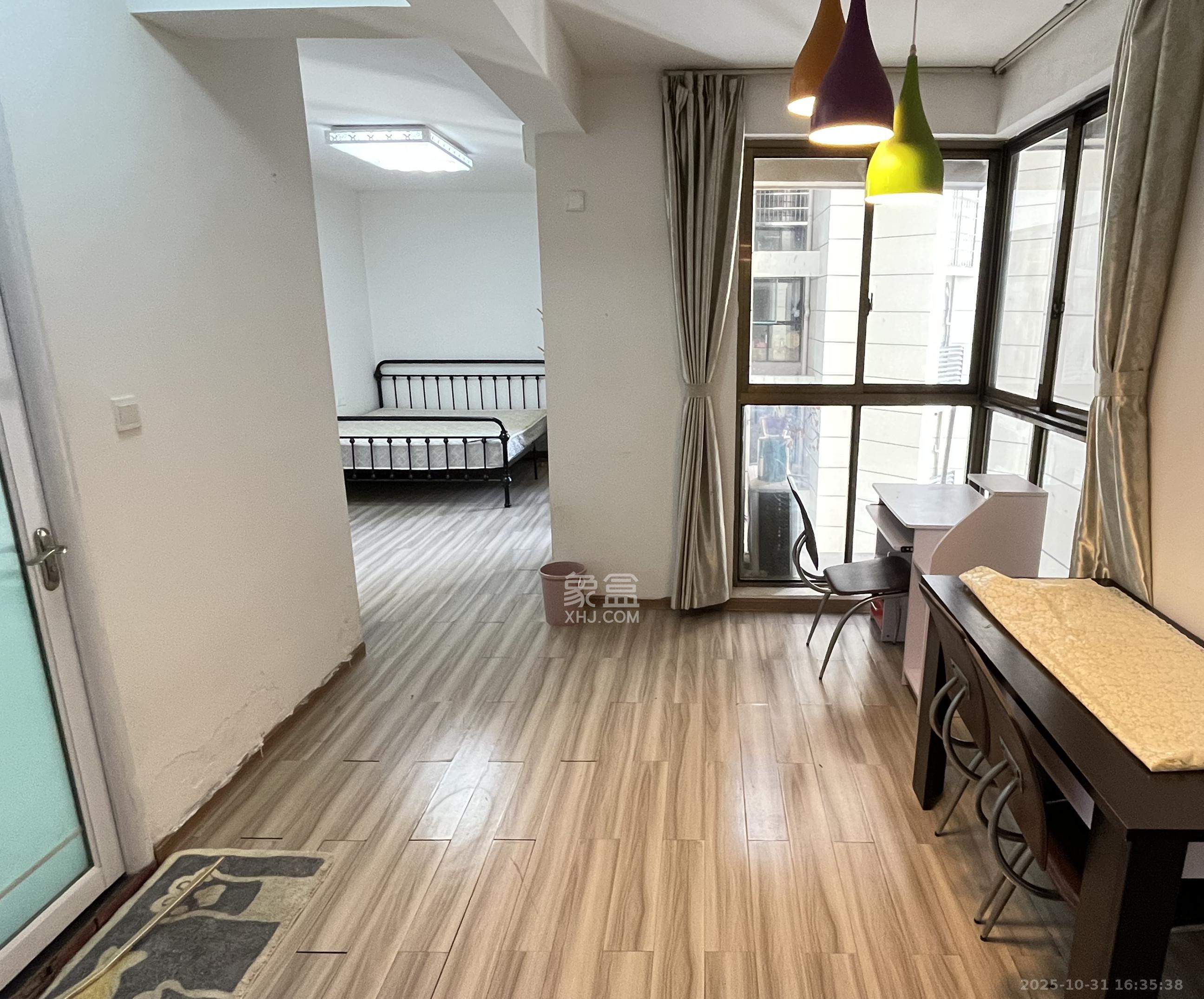 铂宫  1室1厅1卫    1800.0元/月 铂宫  1室1厅1卫    1800.0元/月室内图