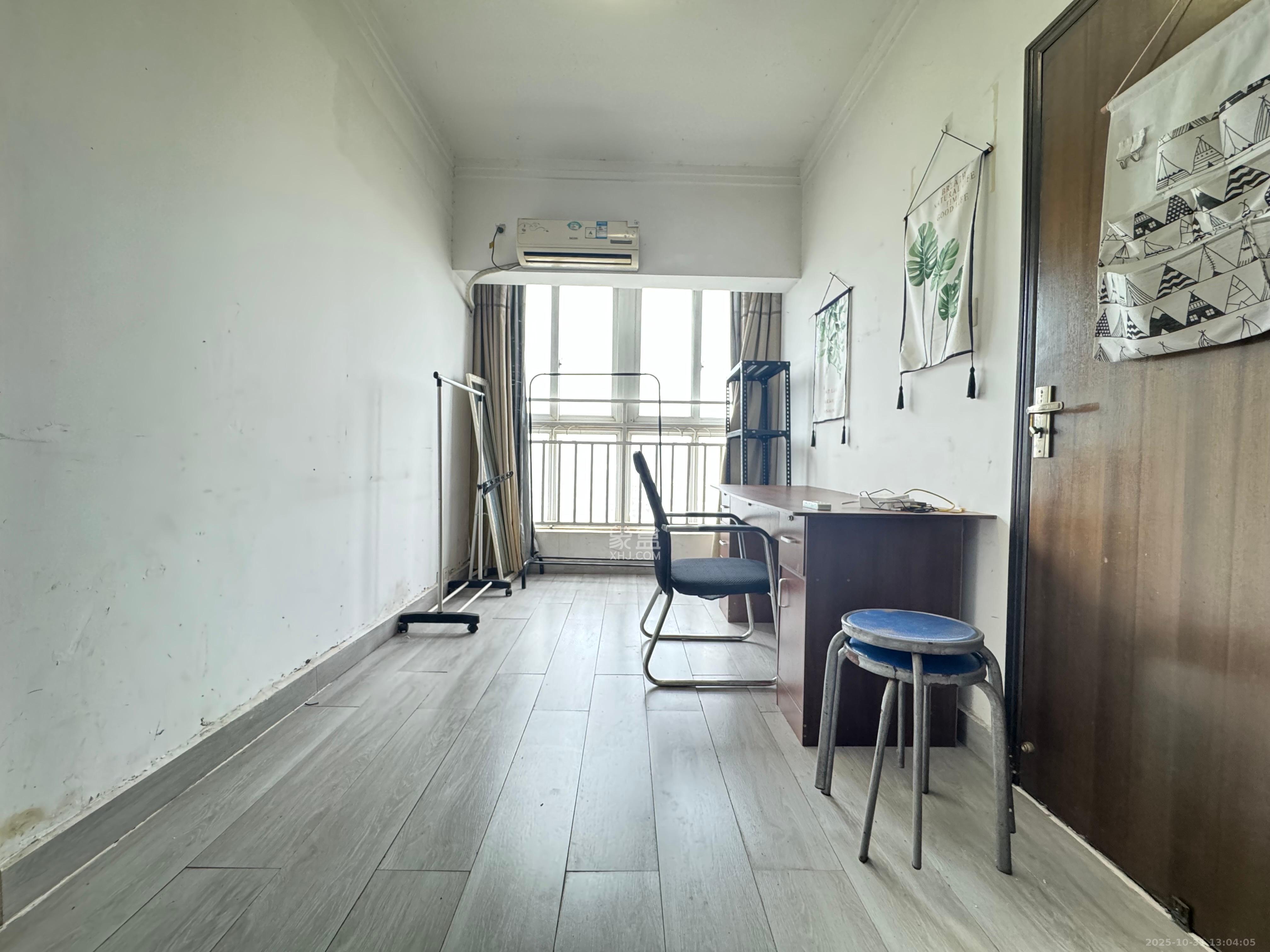 先锋水韵花都  1室0厅0卫    1200.0元/月