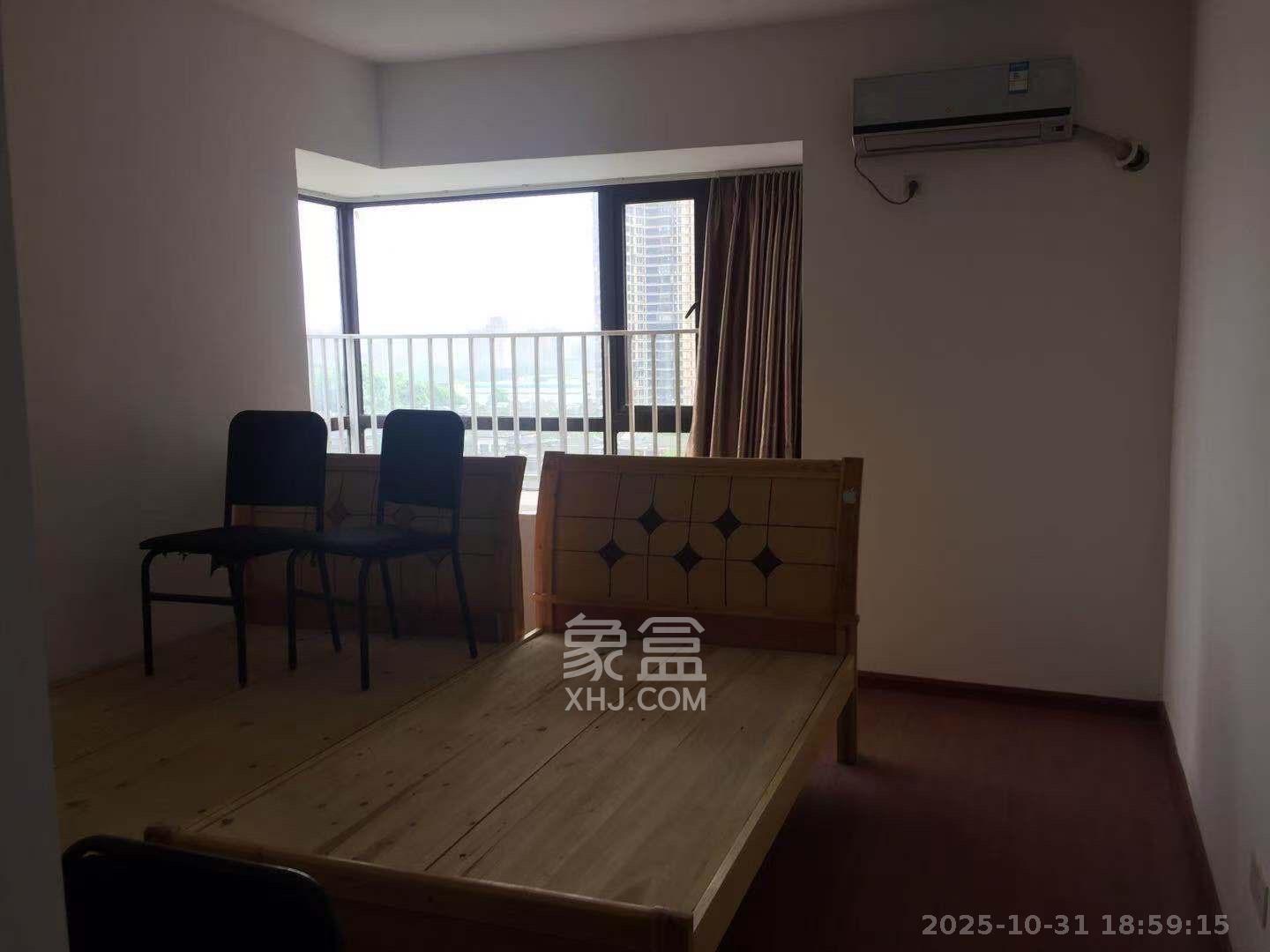 保利麓谷林语E区  4室2厅2卫    2600.0元/月室内图