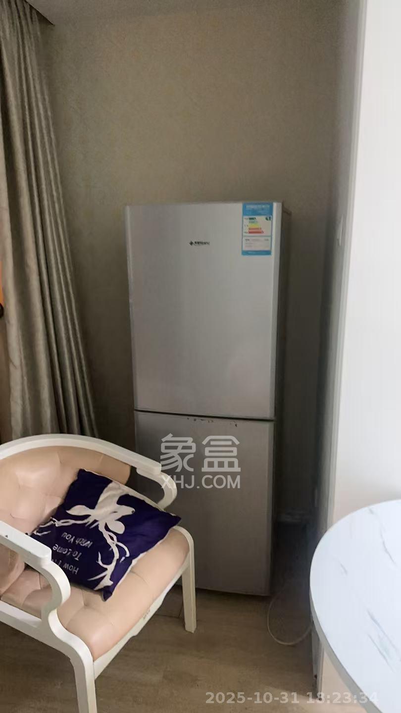 湘腾城市广场  1室0厅0卫    1700.0元/月 湘腾城市广场  1室0厅0卫    1700.0元/月室内图