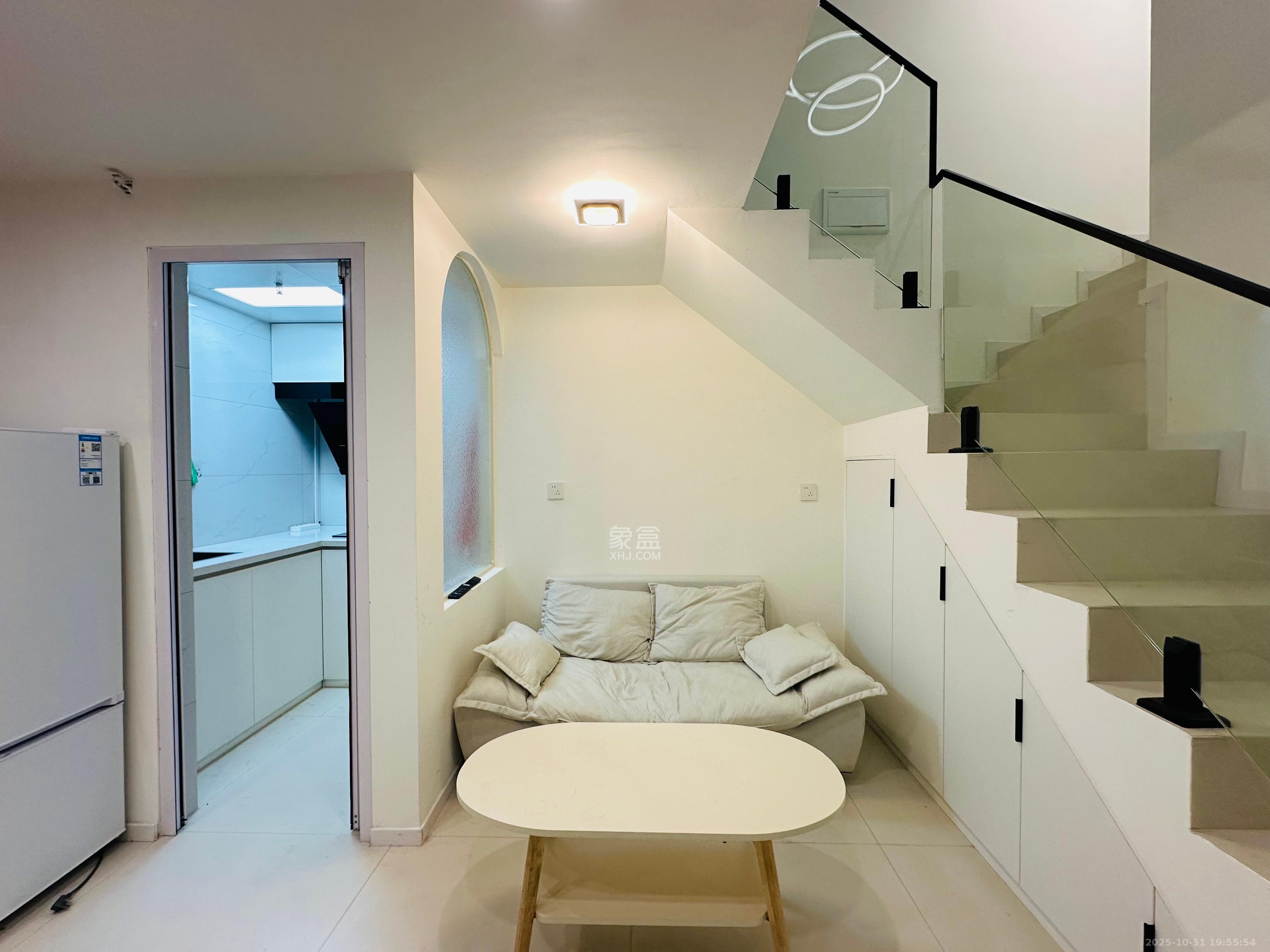 卓越中寰  2室1厅1卫    2600.0元/月室内图