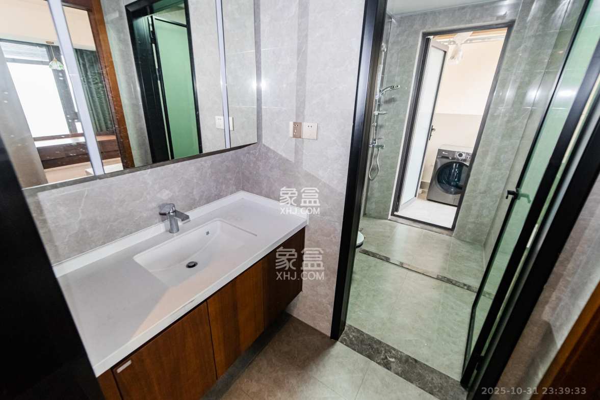 北辰瀚江府  3室2厅2卫    240.0万 北辰瀚江府  3室2厅2卫    240.0万卫生间