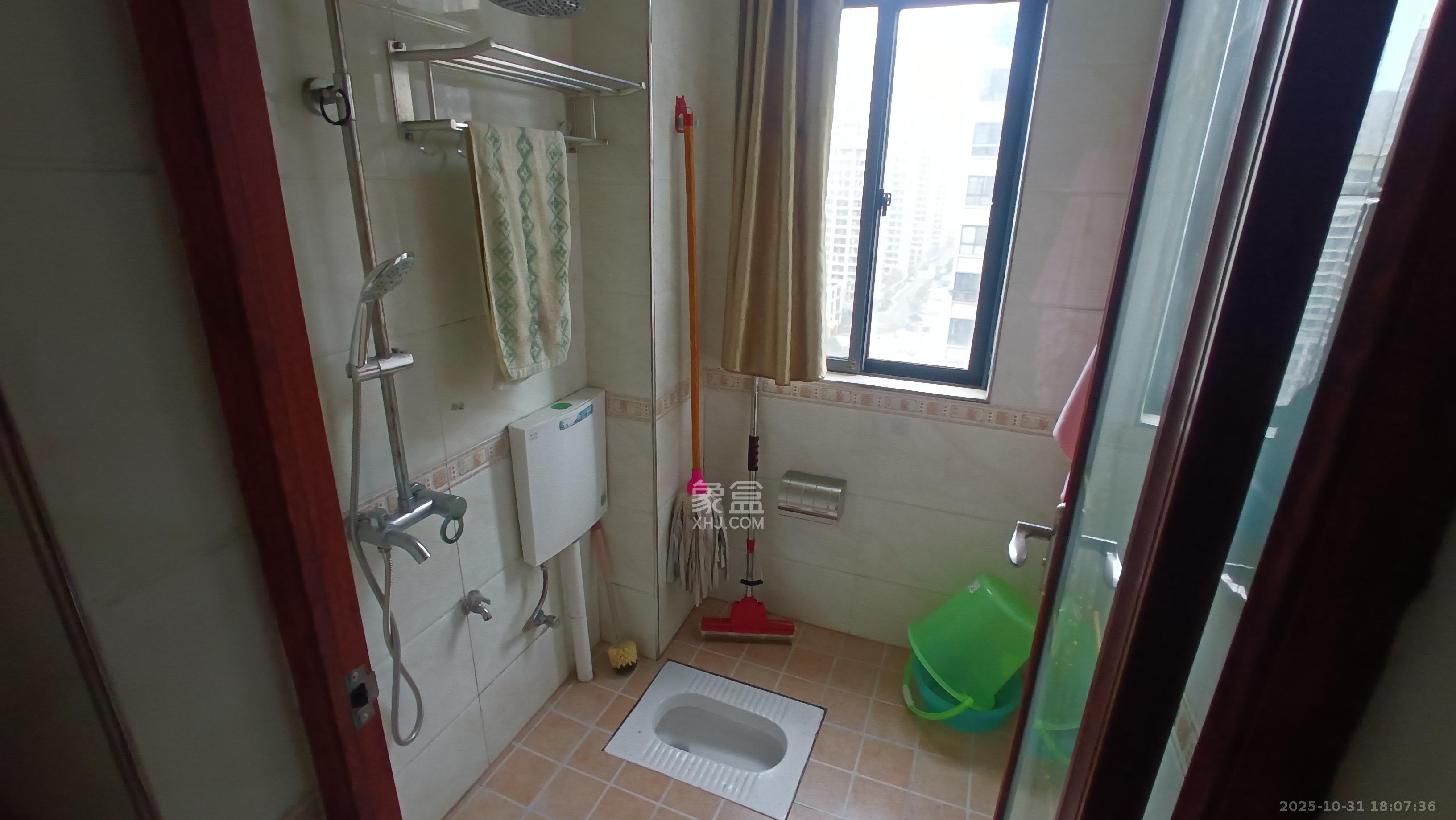 香芙嘉园（广铁湘府嘉园）  3室2厅1卫    2200.0元/月室内图