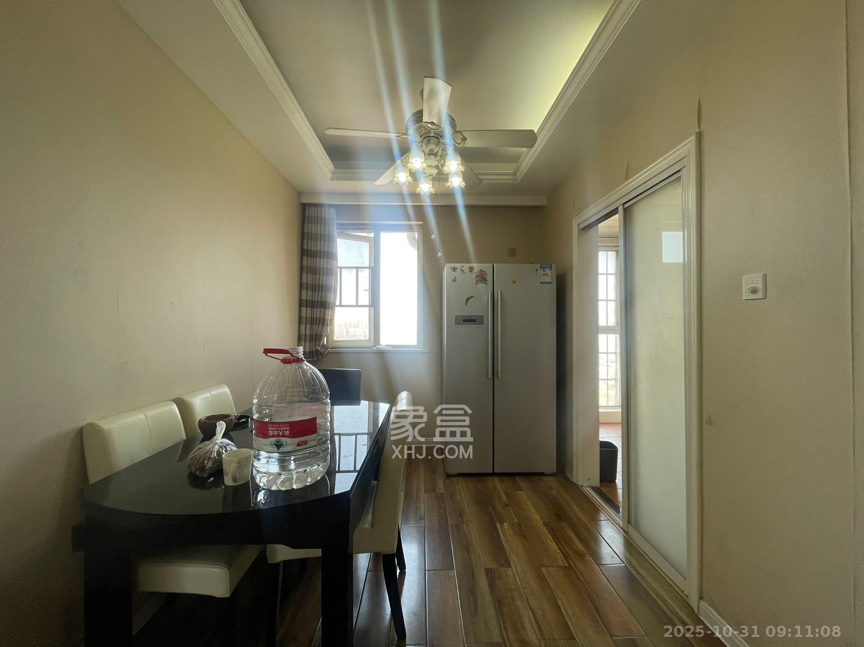 万国城（当代满庭春MOMA）三期  3室1厅1卫    2200.0元/月室内图