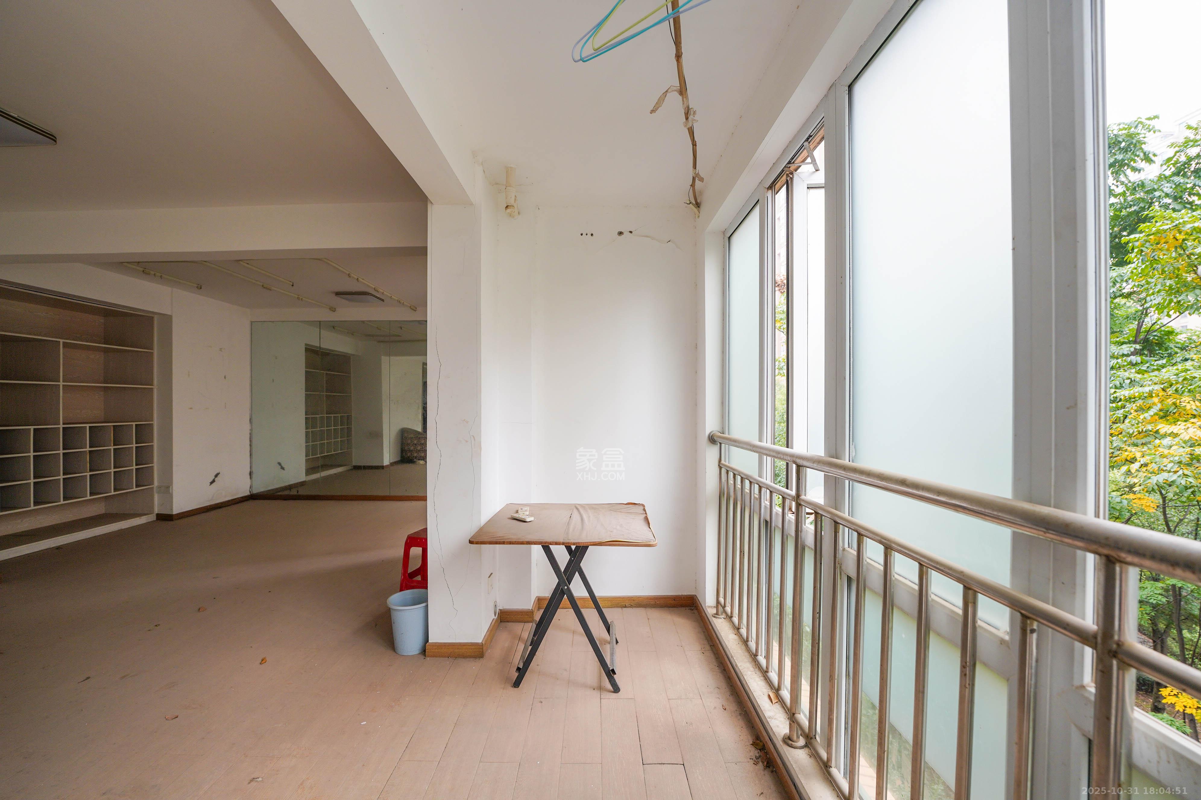 丽发新城 3室2厅2卫 82.8万 丽发新城 3室2厅2卫 82.8万其他