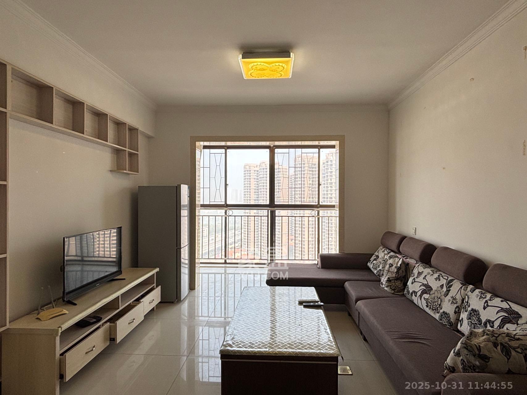 福嘉园  2室2厅1卫    1800.0元/月 福嘉园  2室2厅1卫    1800.0元/月室内图1