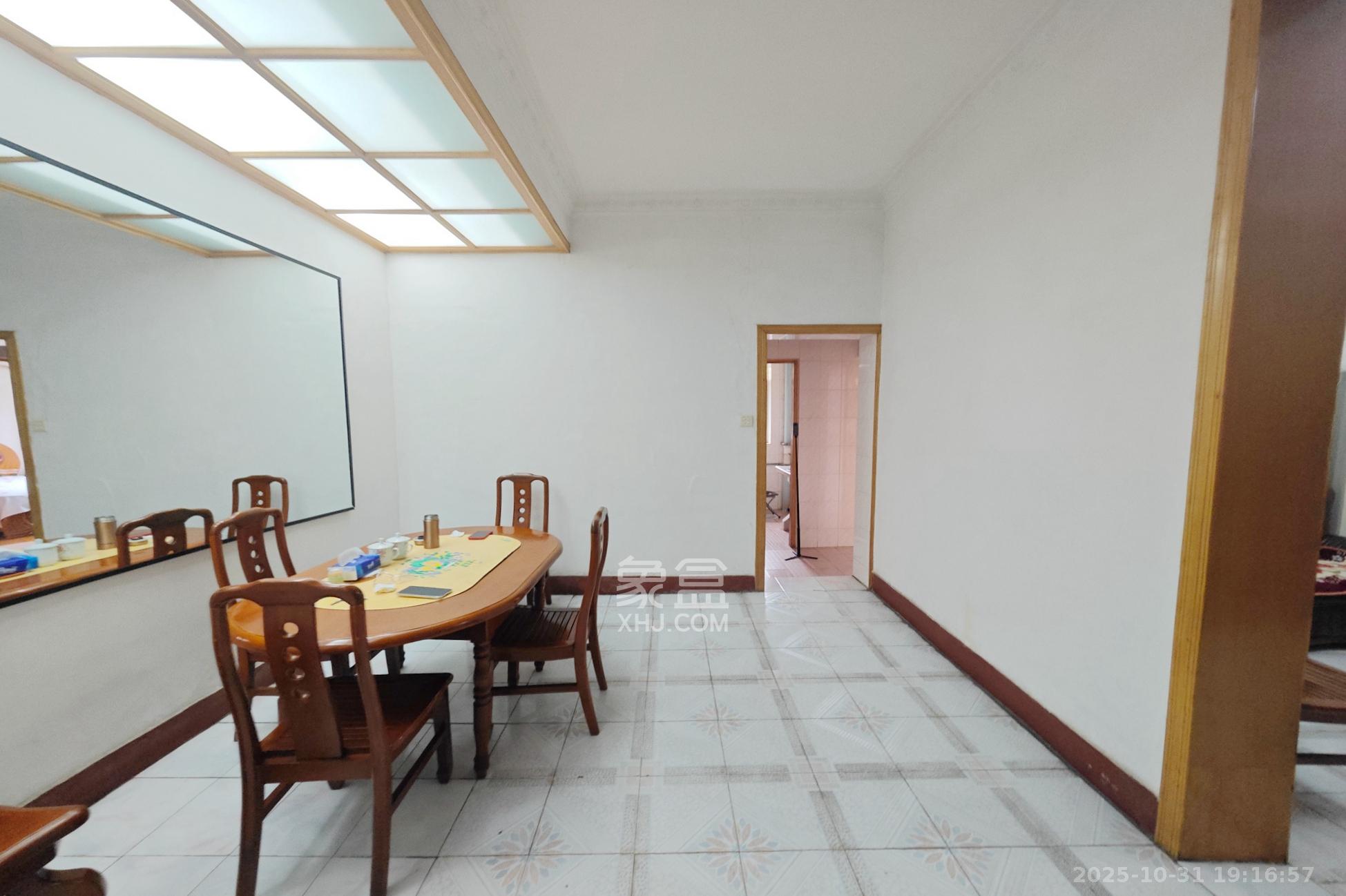 省医疗器械药品公司宿舍  3室2厅1卫    53.0万 省医疗器械药品公司宿舍  3室2厅1卫    53.0万客厅