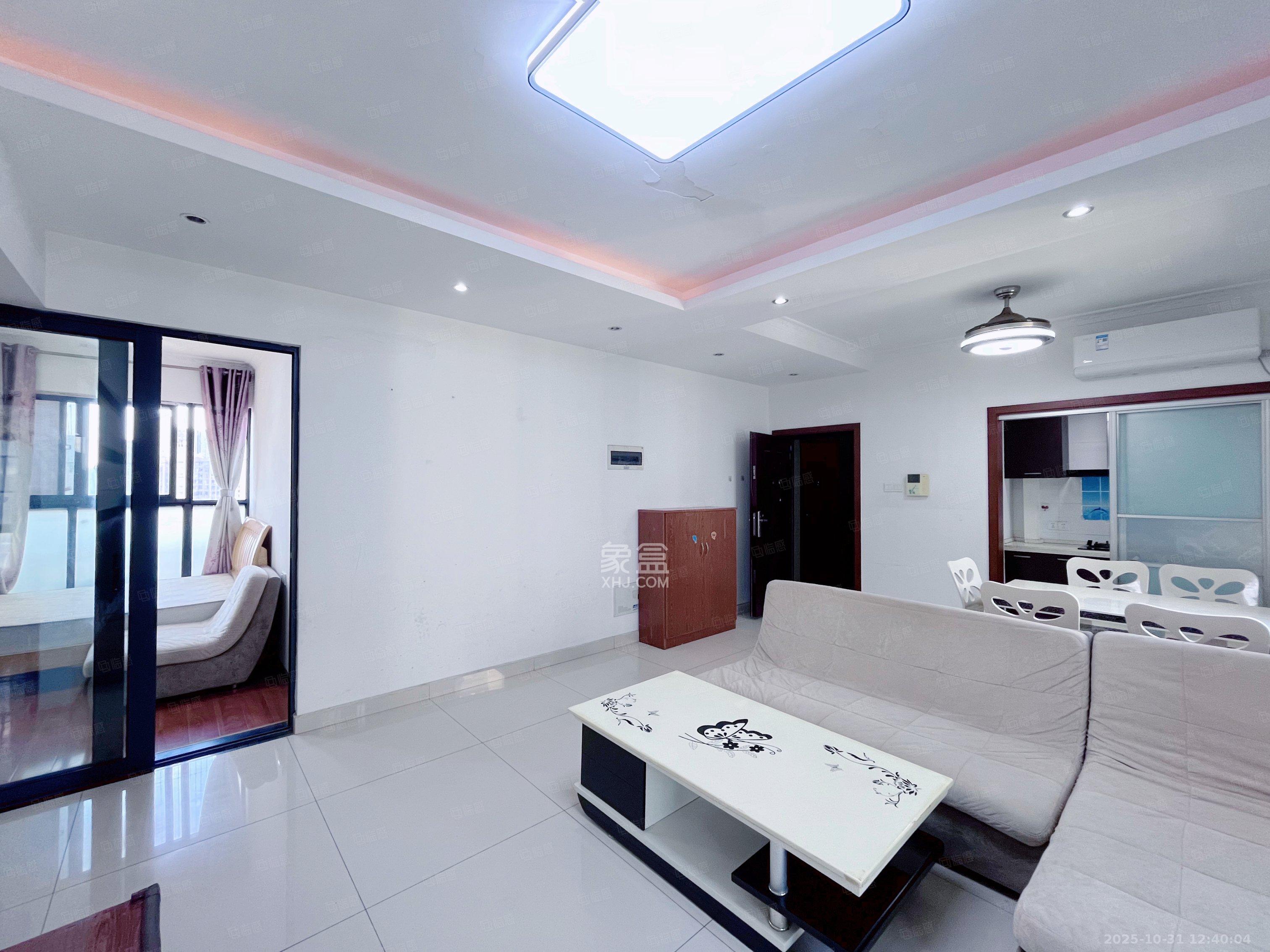 蓝山郡 3室2厅1卫 2000.0元/月 蓝山郡 3室2厅1卫 2000.0元/月室内图