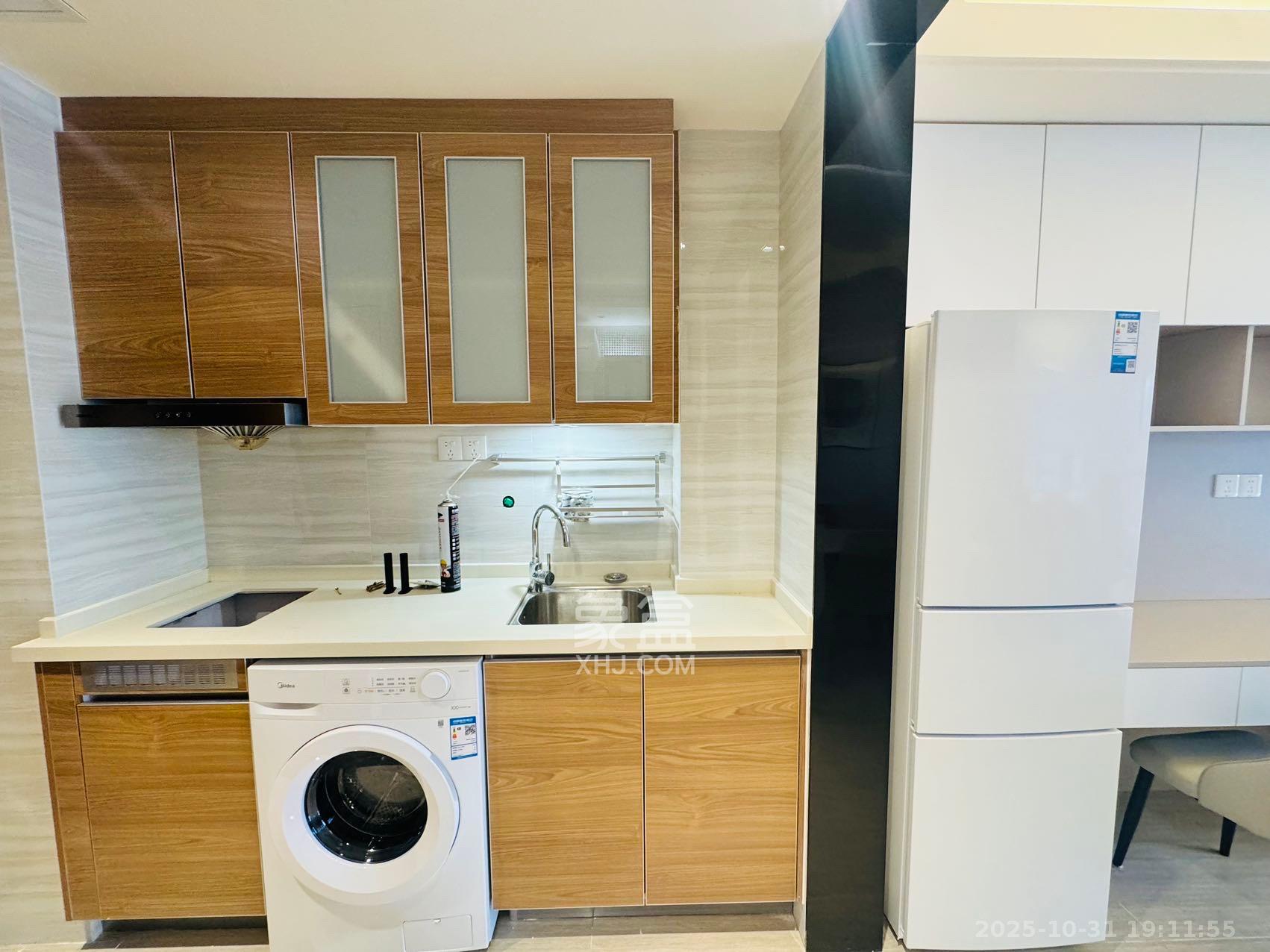 恒大国际广场  1室1厅1卫    1800.0元/月 恒大国际广场  1室1厅1卫    1800.0元/月室内图