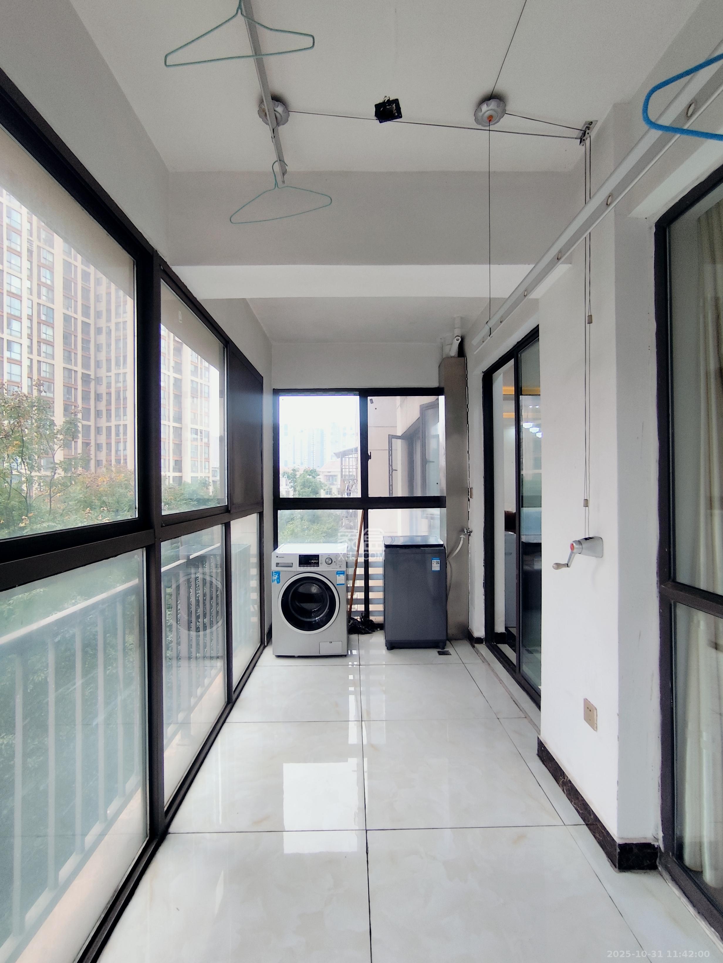 旭辉华庭  3室2厅2卫    2000.0元/月 旭辉华庭  3室2厅2卫    2000.0元/月室内图