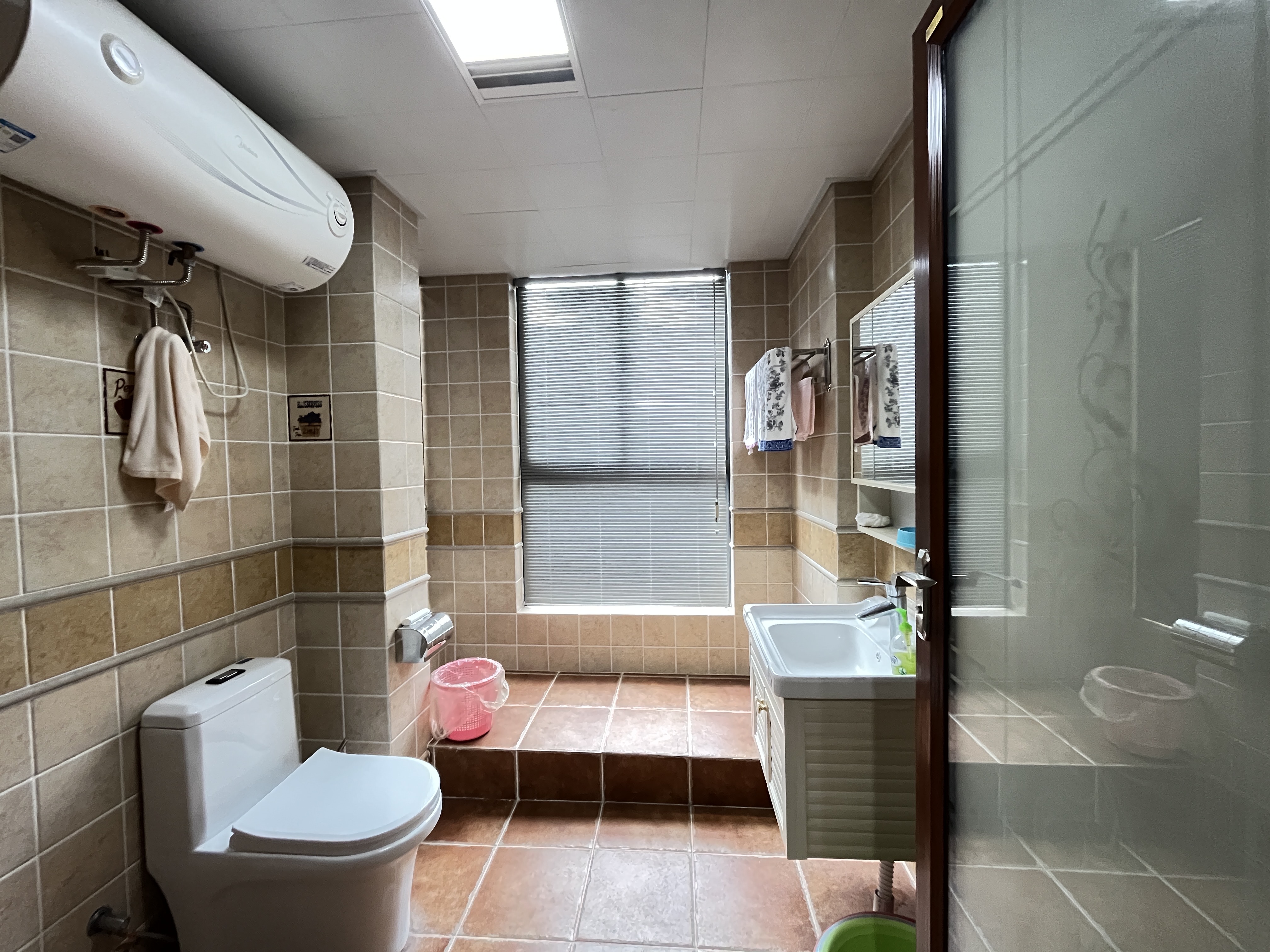 鑫成君泰 4室2厅2卫 101.0万 鑫成君泰 4室2厅2卫 101.0万客厅