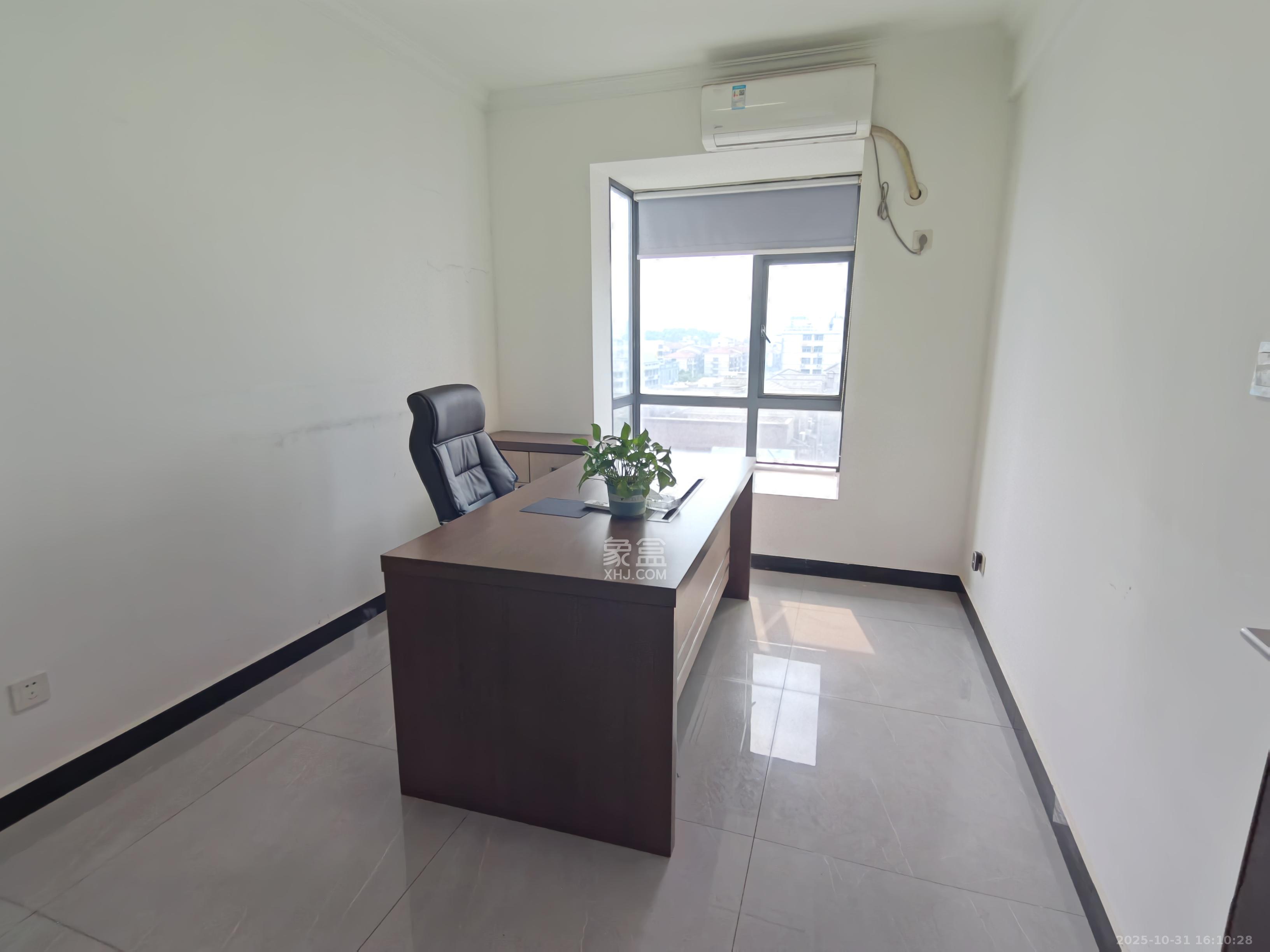 财富港湾(绿领大厦)  3室2厅1卫    3200.0元/月 财富港湾(绿领大厦)  3室2厅1卫    3200.0元/月室内图