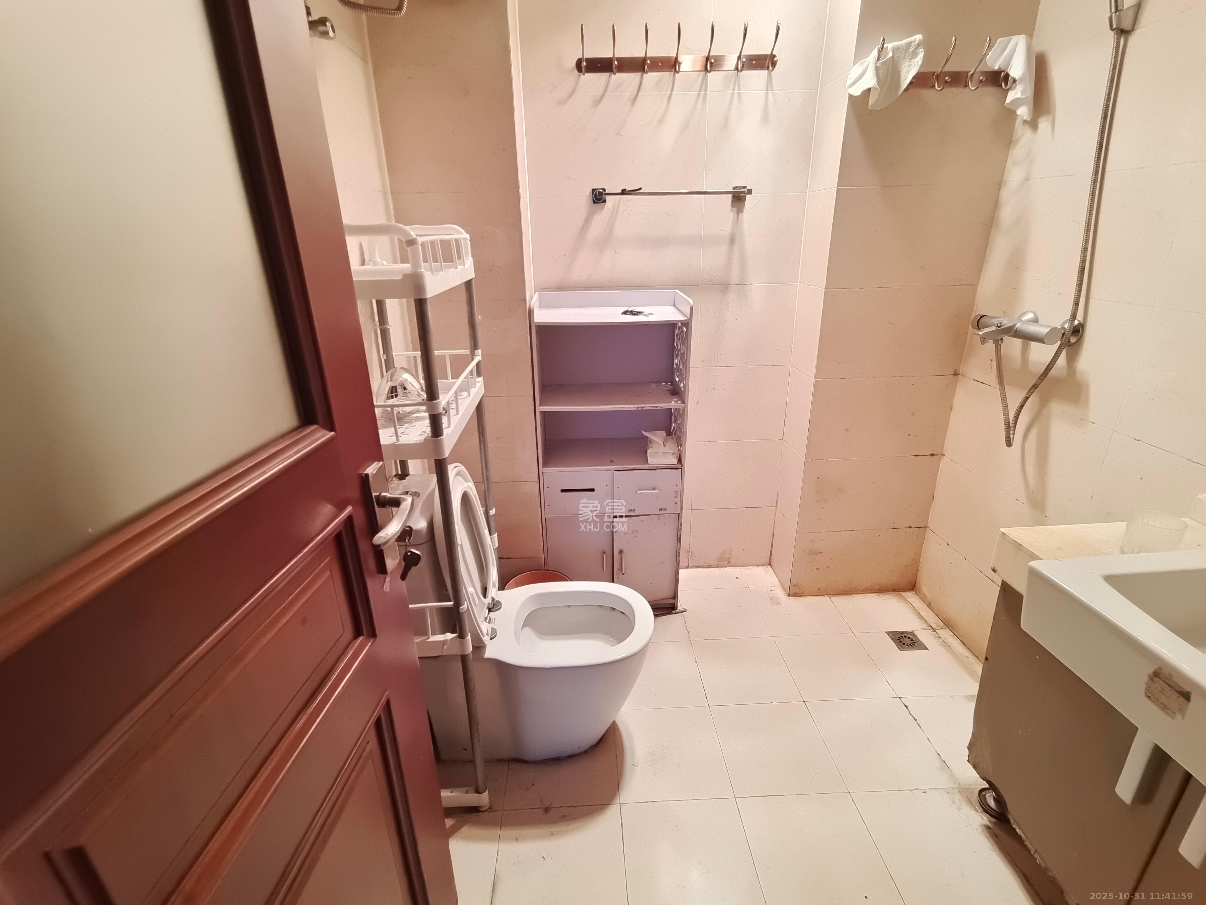 阳光100三期  1室1厅1卫    1800.0元/月 阳光100三期  1室1厅1卫    1800.0元/月室内图