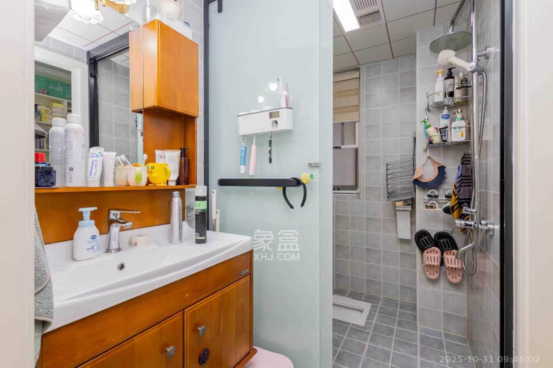 芙蓉万国城MOMA(卓越汇富苑)  3室2厅2卫    3200.0元/月 芙蓉万国城MOMA(卓越汇富苑)  3室2厅2卫    3200.0元/月室内图