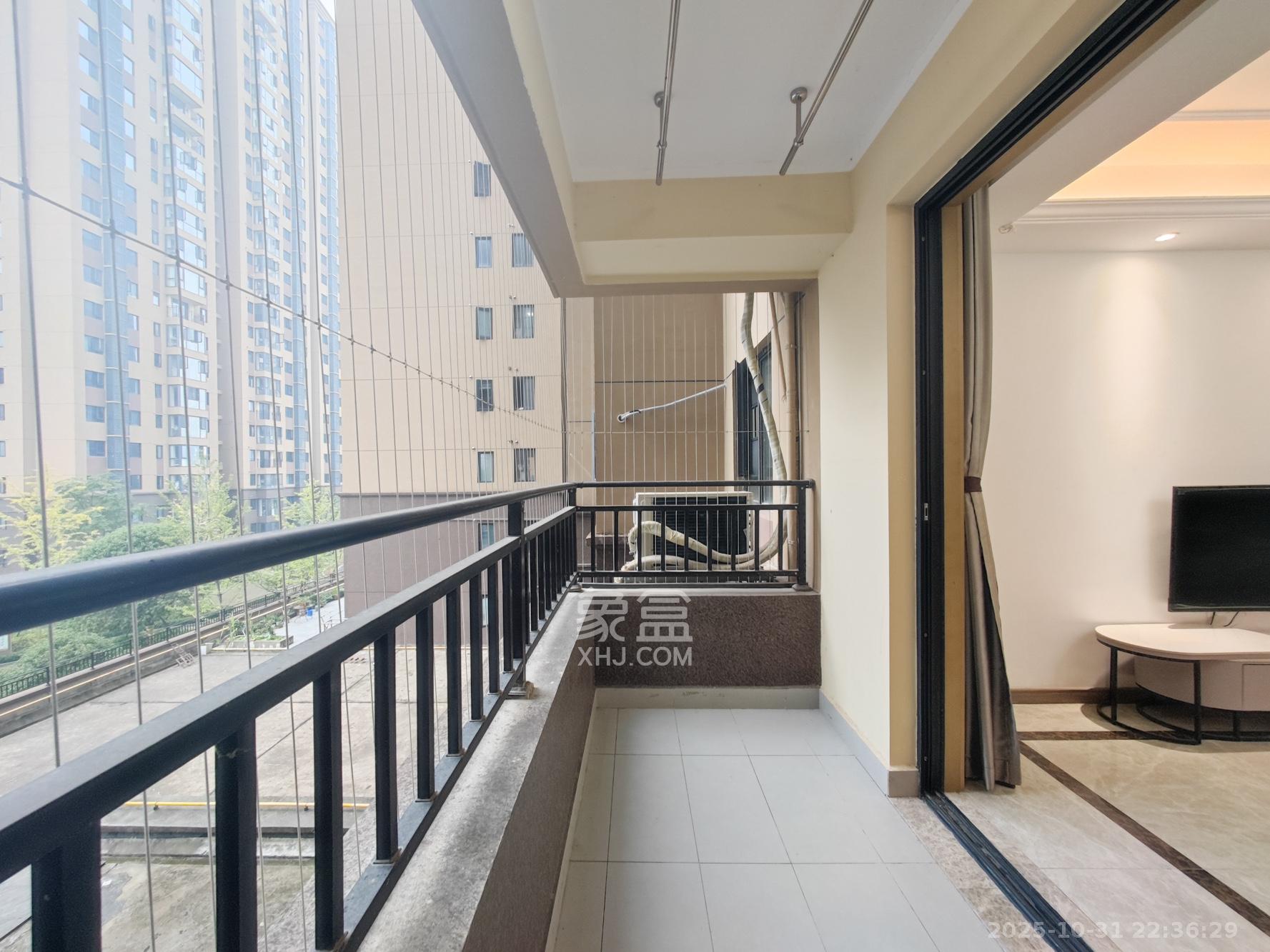 中建璟和城  4室2厅2卫    110.0万 中建璟和城  4室2厅2卫    110.0万阳台