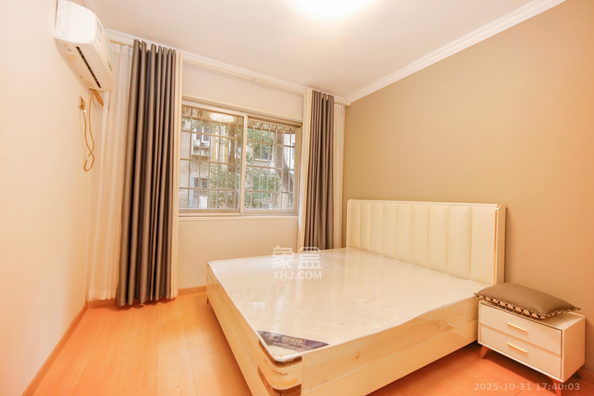 三印宿舍  2室2厅1卫    55.8万卧室