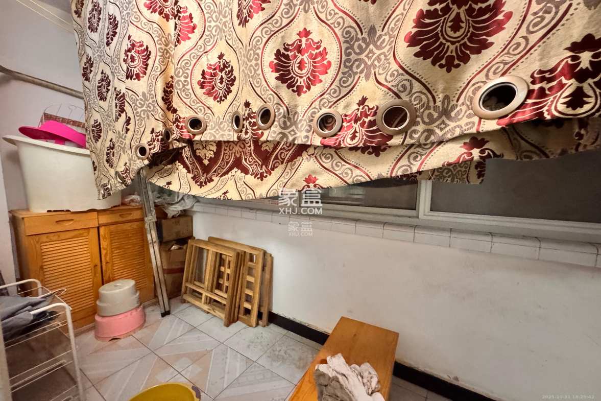 涂家冲社区(涂新小区、农商银行宿舍) 2室1厅1卫 1700.0元/月 涂家冲社区(涂新小区、农商银行宿舍) 2室1厅1卫 1700.0元/月室内图