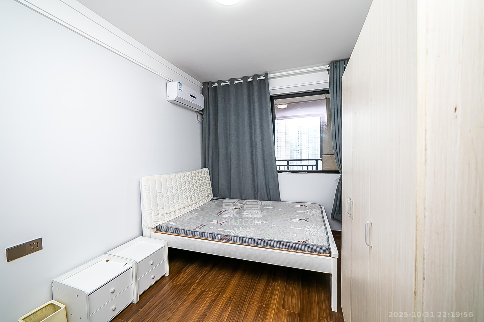 中国铁建金色蓝庭  3室2厅2卫    125.0万卧室