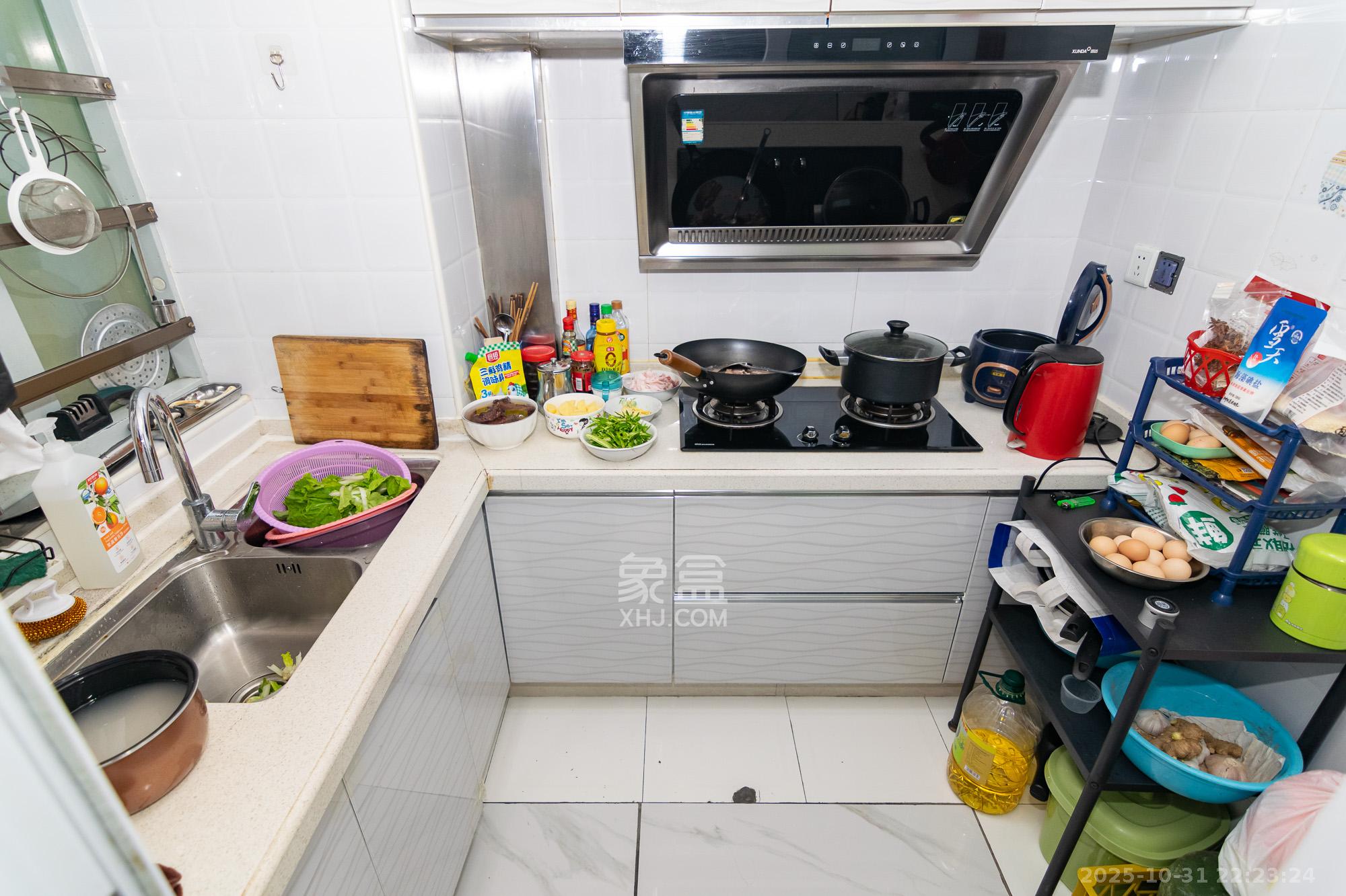 澳海澜庭  2室2厅1卫    45.0万厨房