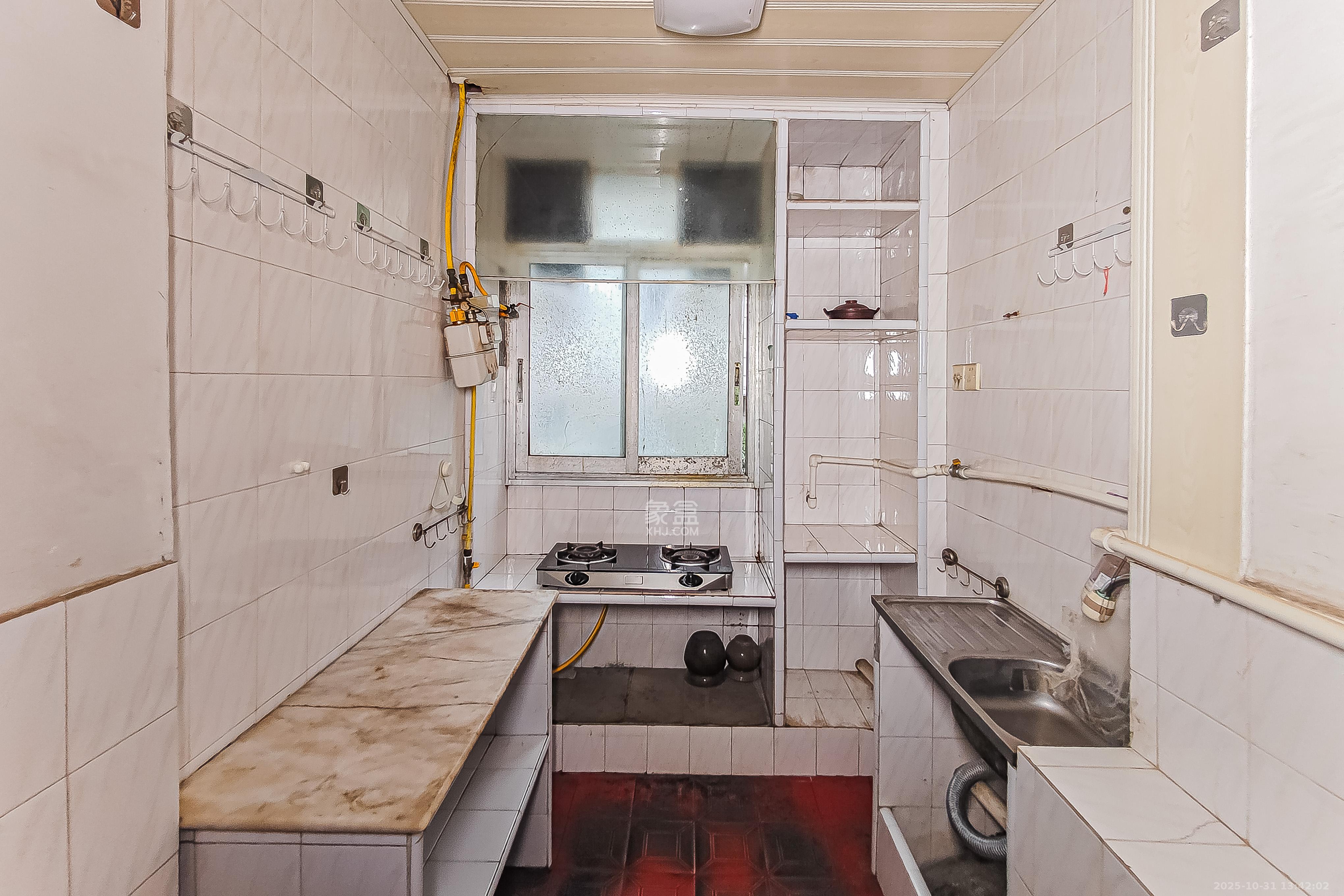 湘农桥社区  3室1厅1卫    80.0万厨房