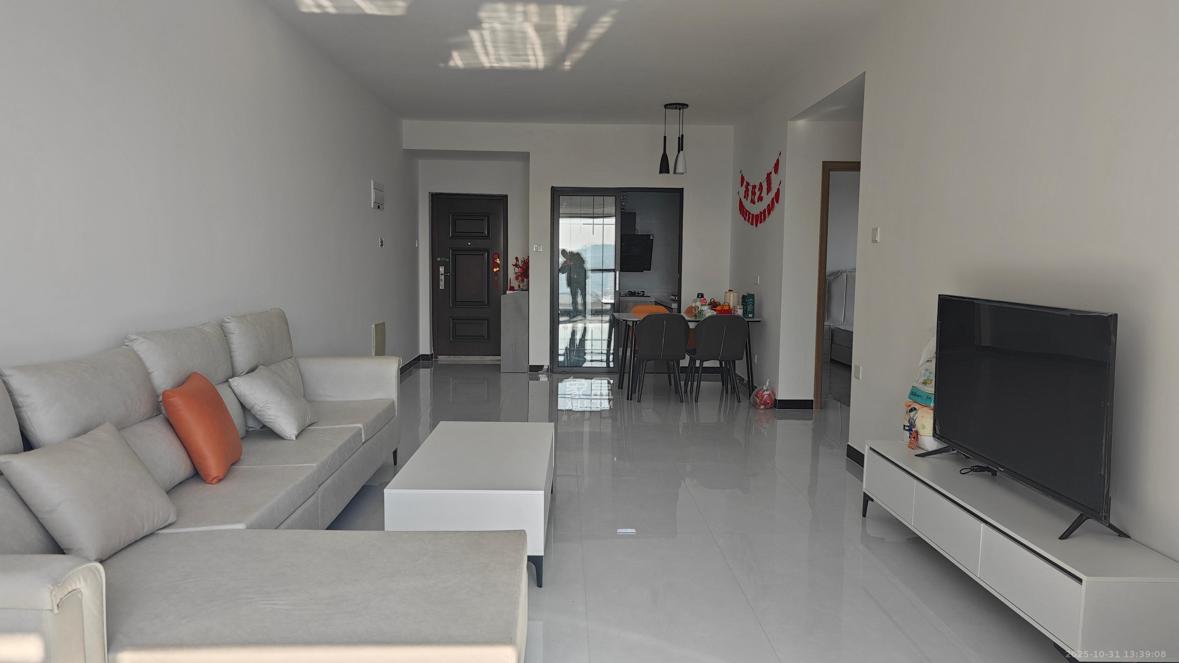 中建嘉和城  3室2厅1卫    2300.0元/月