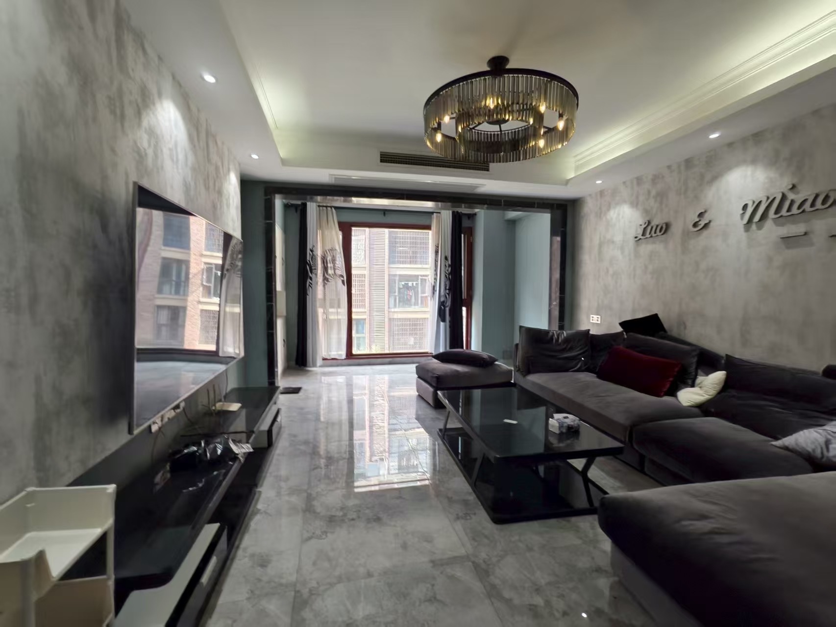 英伦首府金域豪廷  3室2厅1卫    2200.0元/月