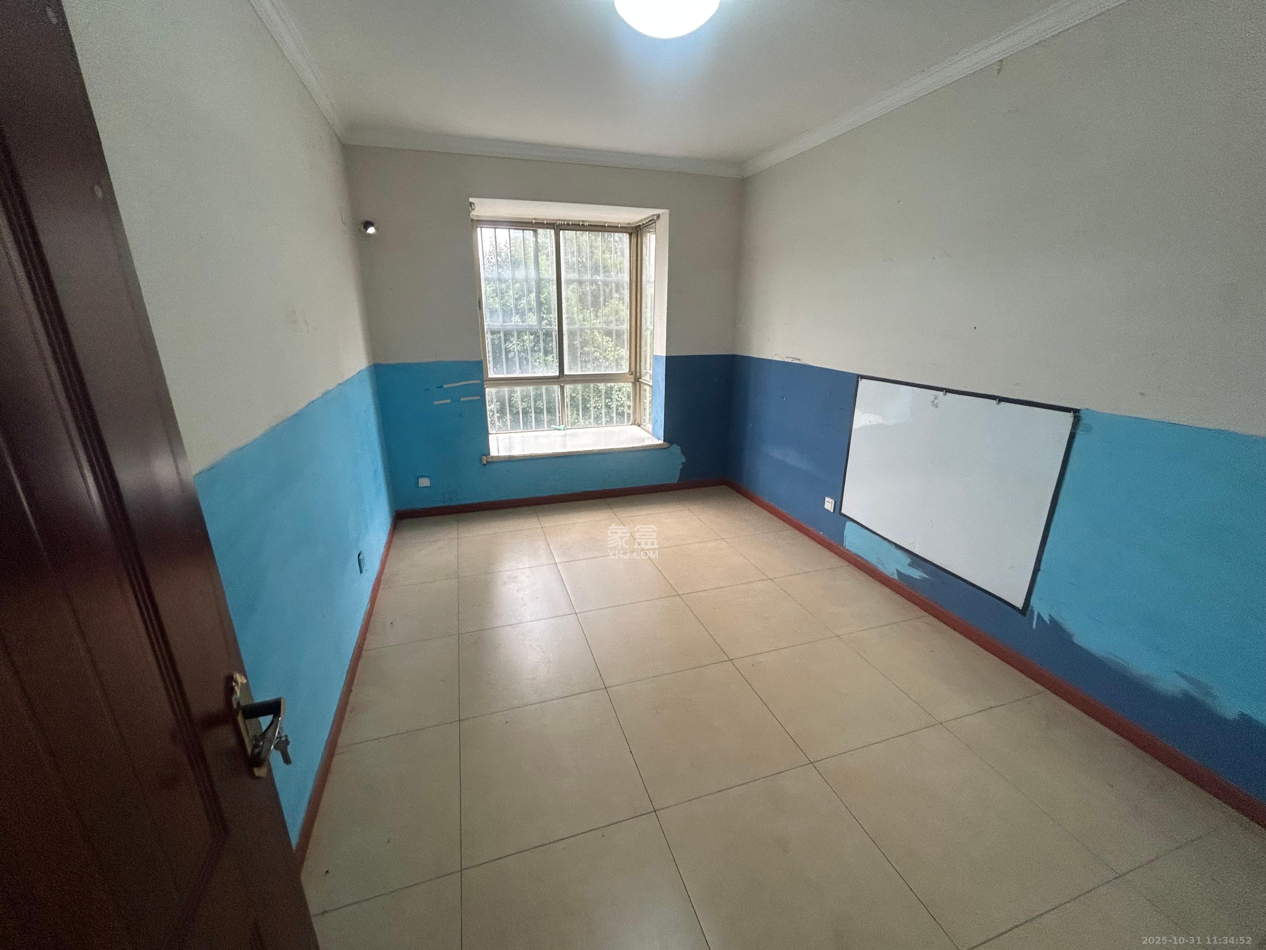 金色比华利 4室2厅2卫 2500.0元/月 金色比华利 4室2厅2卫 2500.0元/月室内图