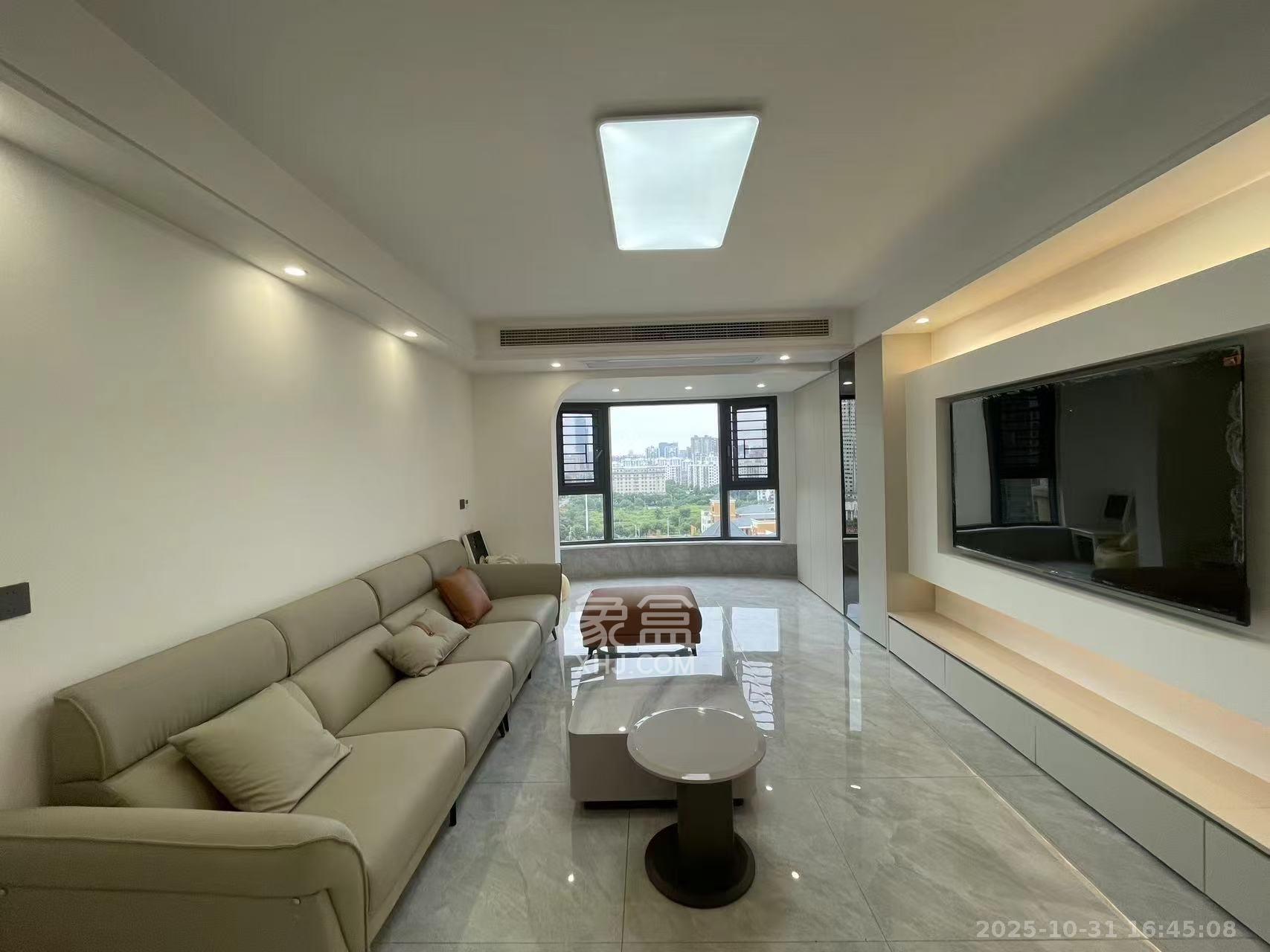 嘉雨东苑  3室2厅2卫    3900.0元/月