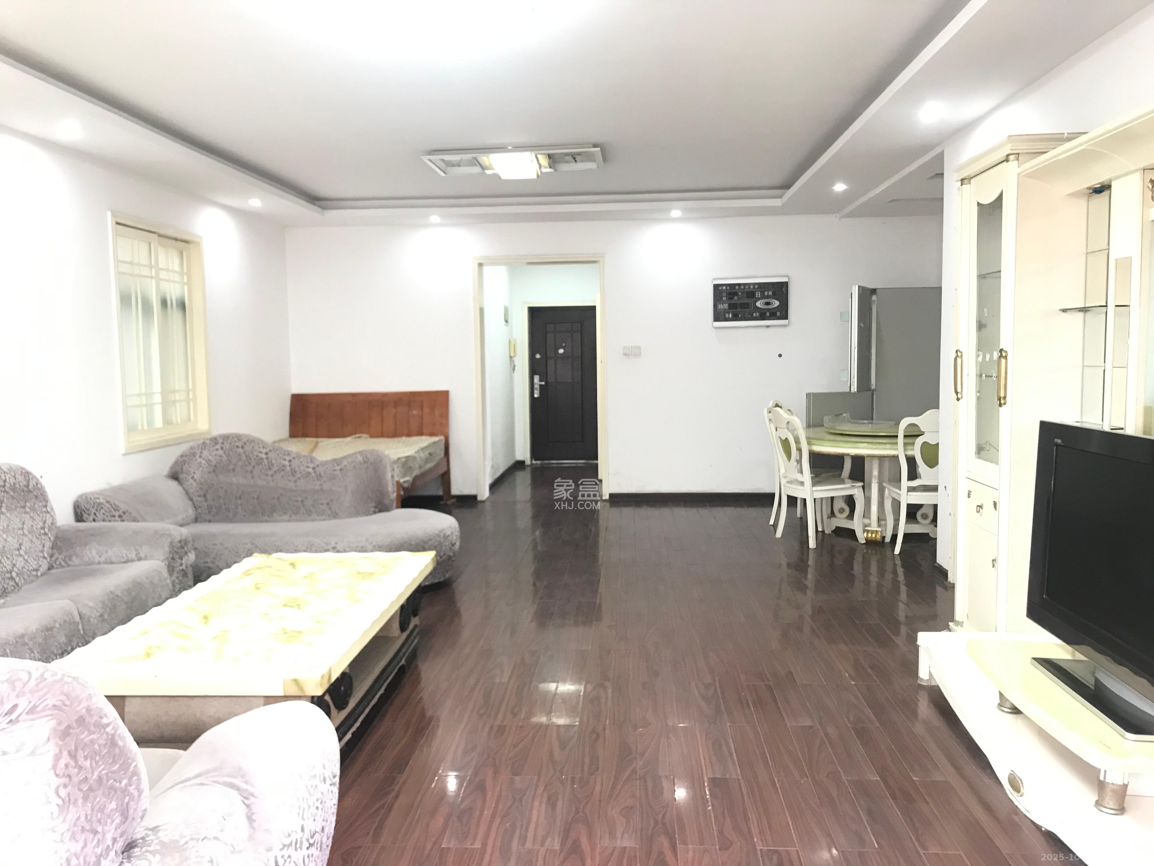 明城公寓  4室2厅2卫    2500.0元/月室内图