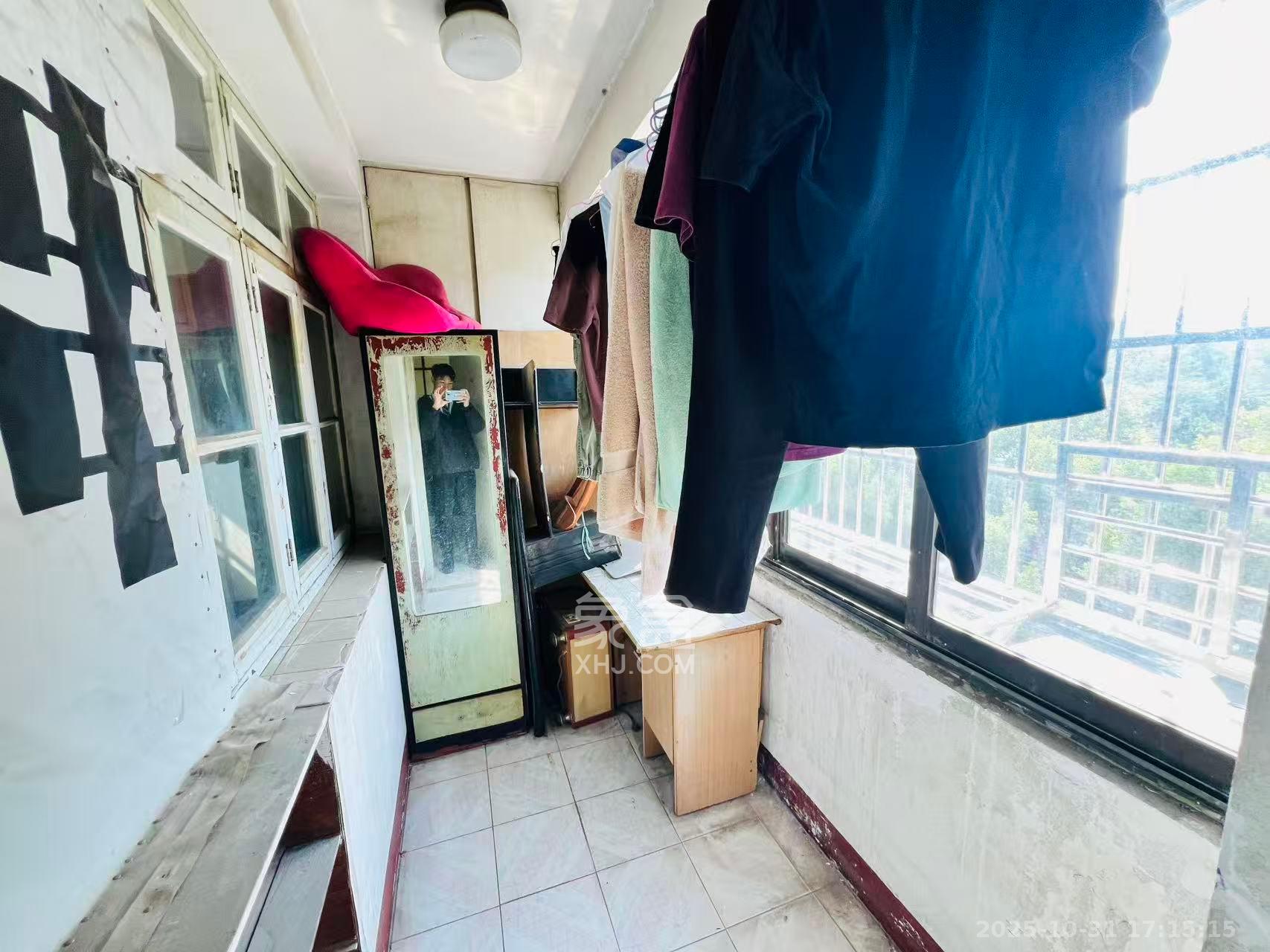 劳动广场消防队宿舍 2室1厅1卫 1800.0元/月 劳动广场消防队宿舍 2室1厅1卫 1800.0元/月室内图