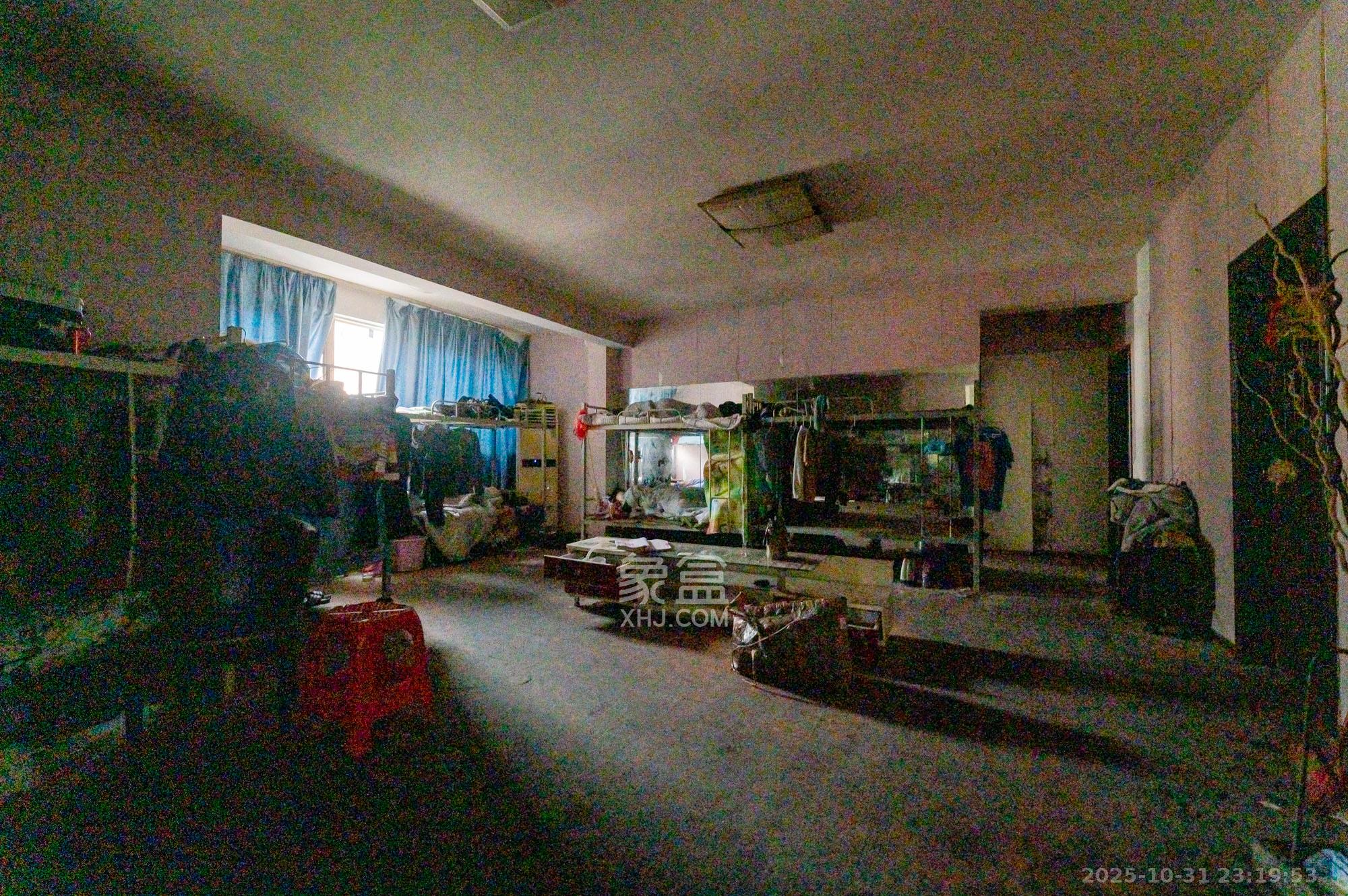 星邮公寓 4室2厅2卫 79.8万 星邮公寓 4室2厅2卫 79.8万客厅