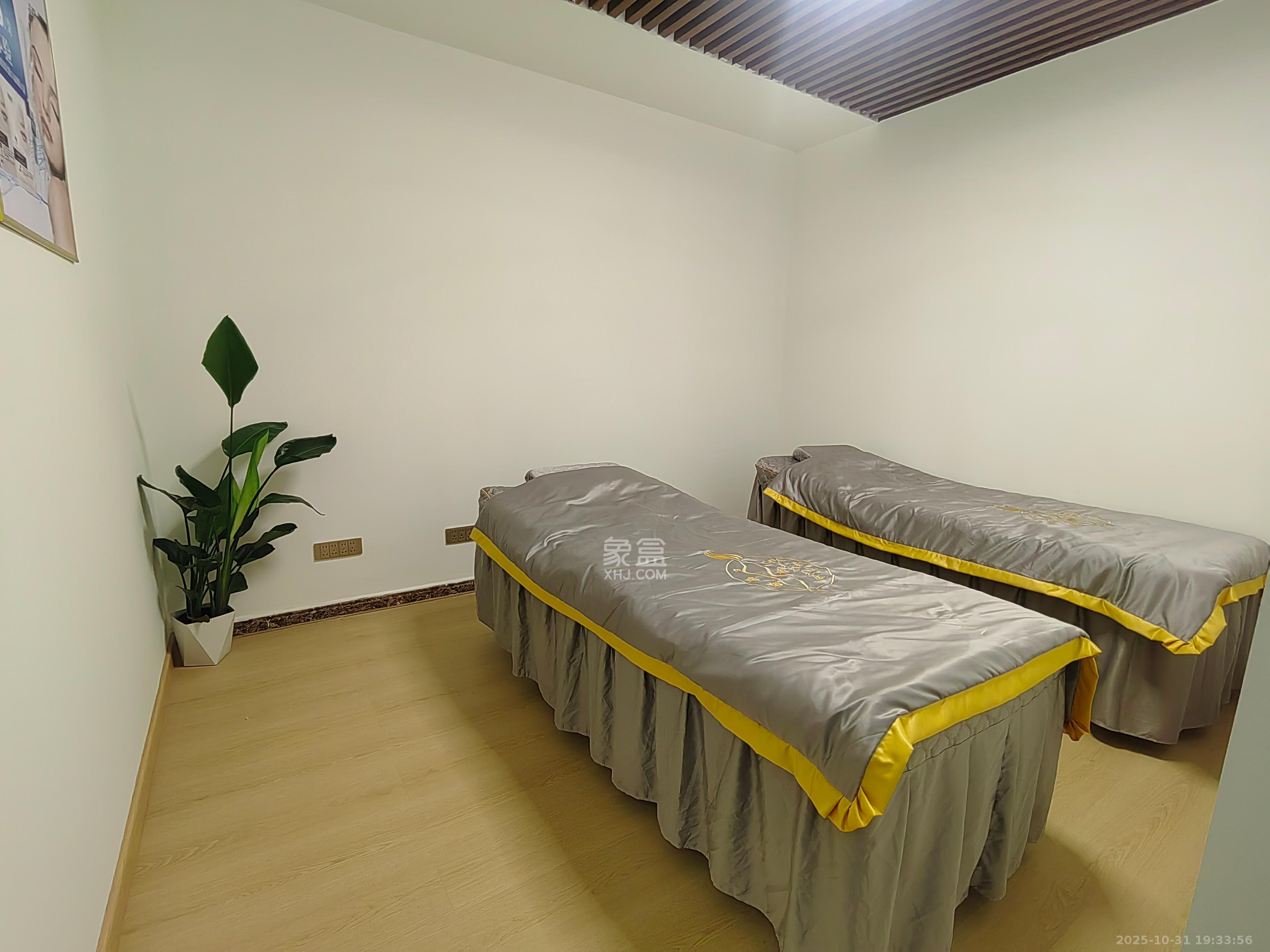 华润凤凰城三期   65.0㎡      3500.0元/月室内图